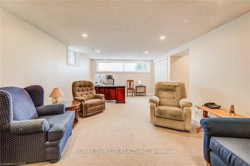 Photo 29 of 85 Burlington Drive, Kitchener — HOMEH