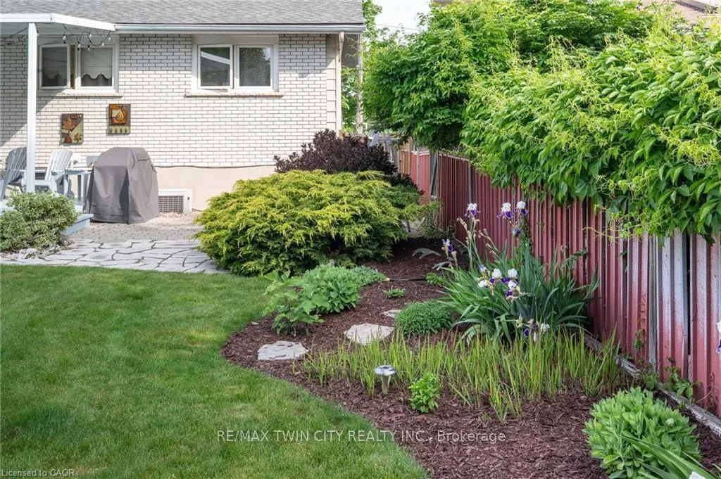 Photo 33 of 85 Burlington Drive, Kitchener — HOMEH