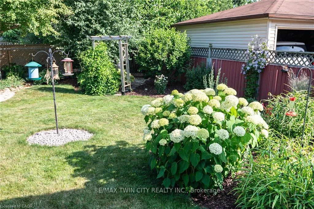 Photo 36 of 85 Burlington Drive, Kitchener — HOMEH