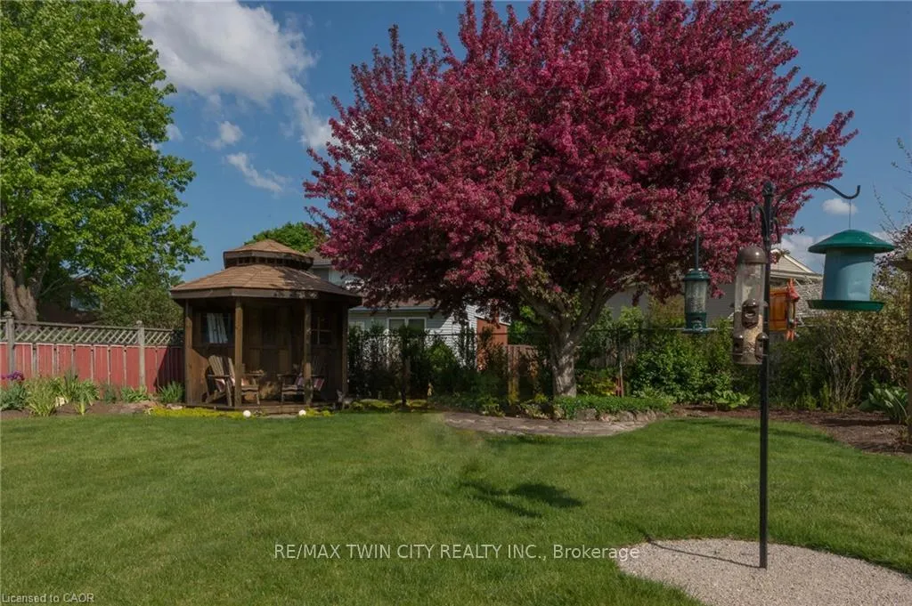 Photo 37 of 85 Burlington Drive, Kitchener — HOMEH