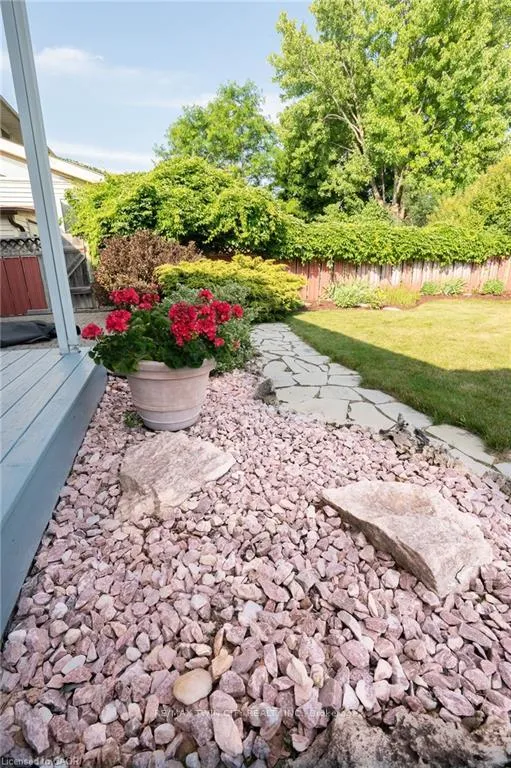 Photo 41 of 85 Burlington Drive, Kitchener — HOMEH