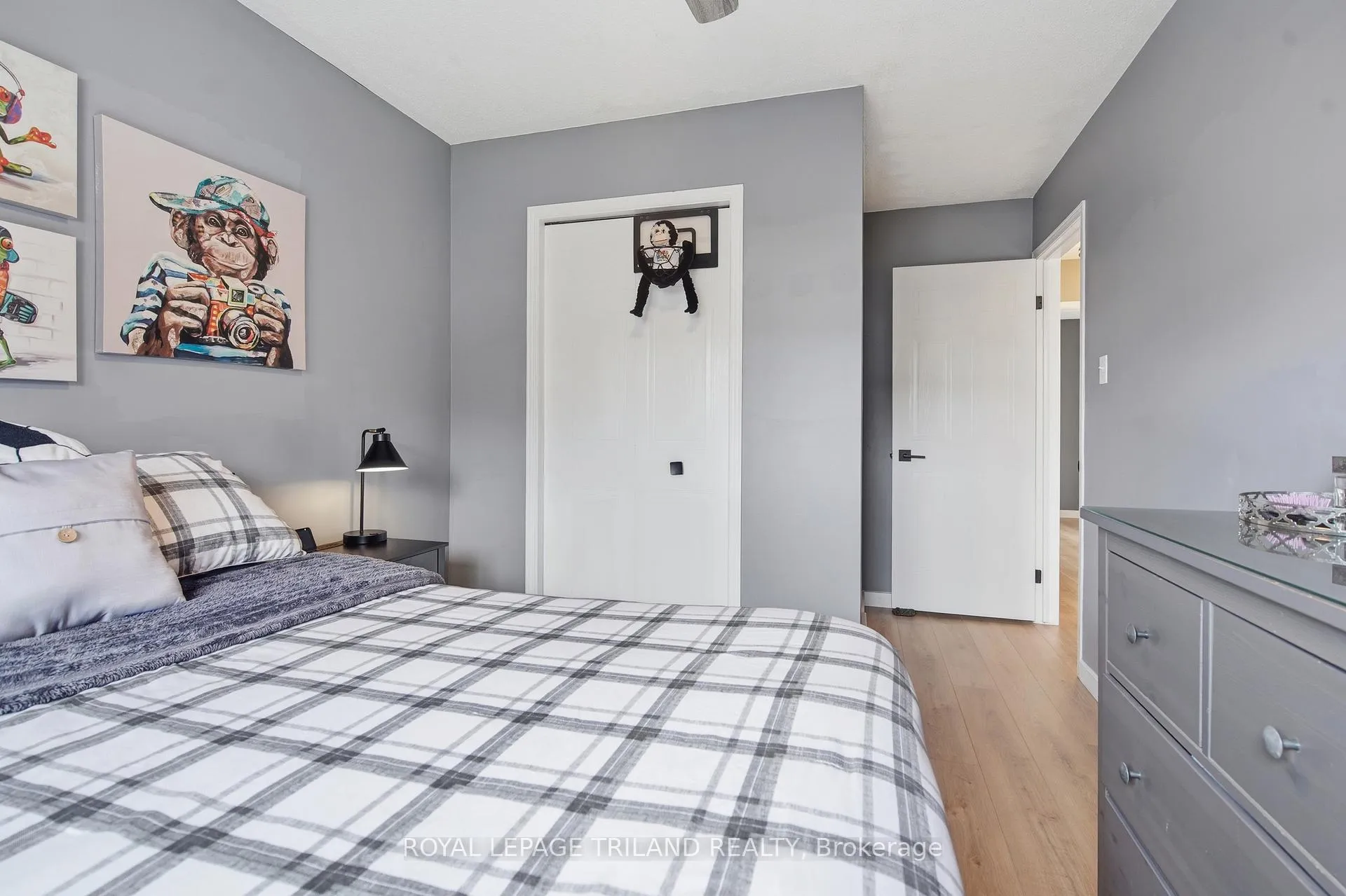 Photo 20 of 16 Bowcott Crescent, London, East I — HOMEH