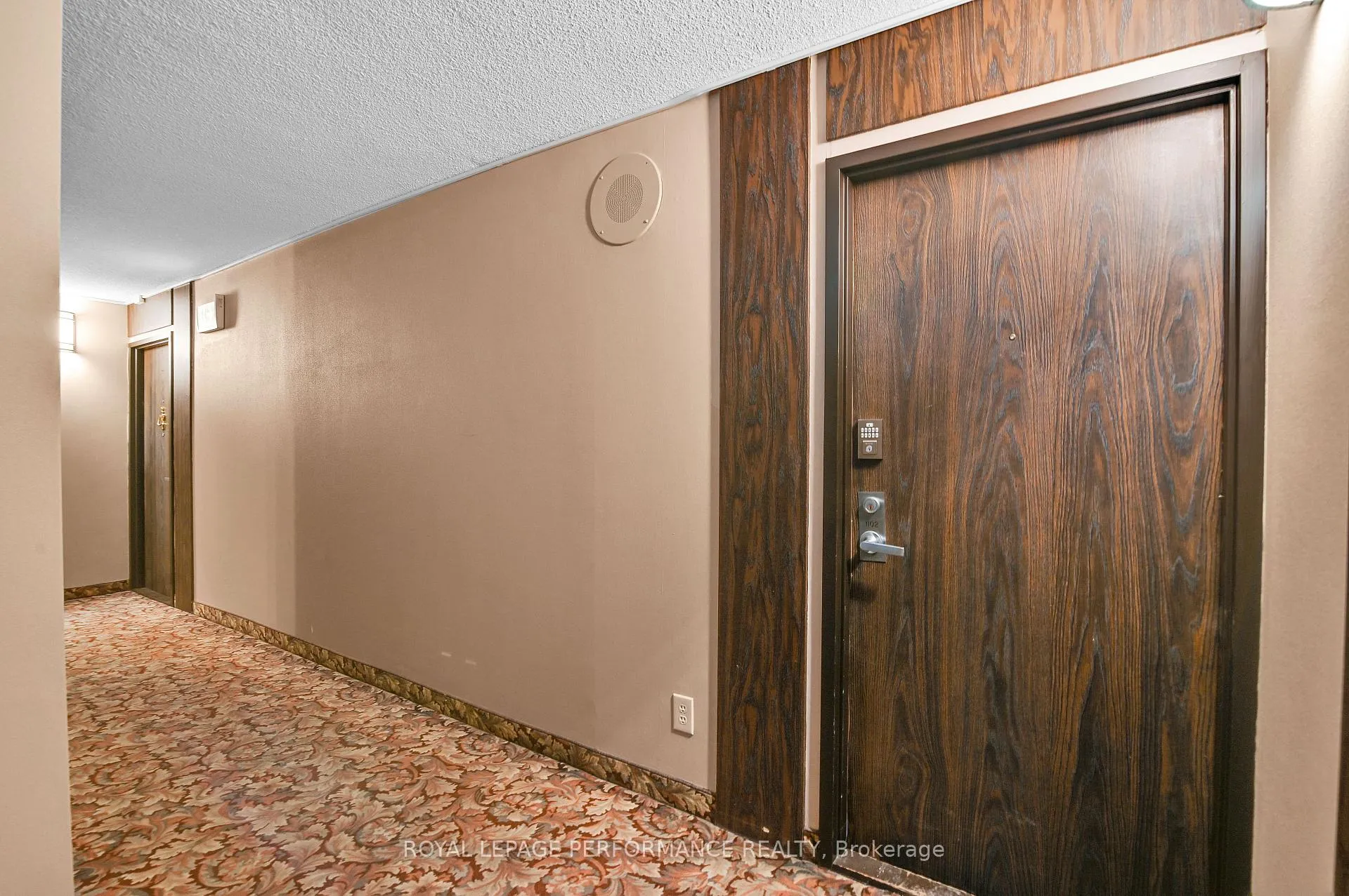 Photo 8 of Unit 1102, 1785 Frobisher Lane, Ottawa, Riverview Park — HOMEH