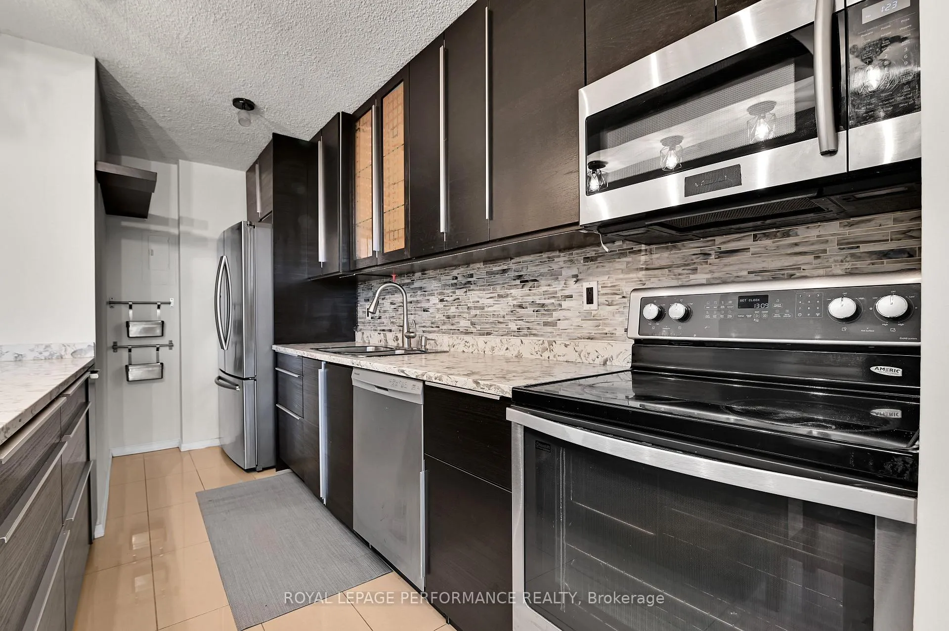 Photo 14 of Unit 1102, 1785 Frobisher Lane, Ottawa, Riverview Park — HOMEH