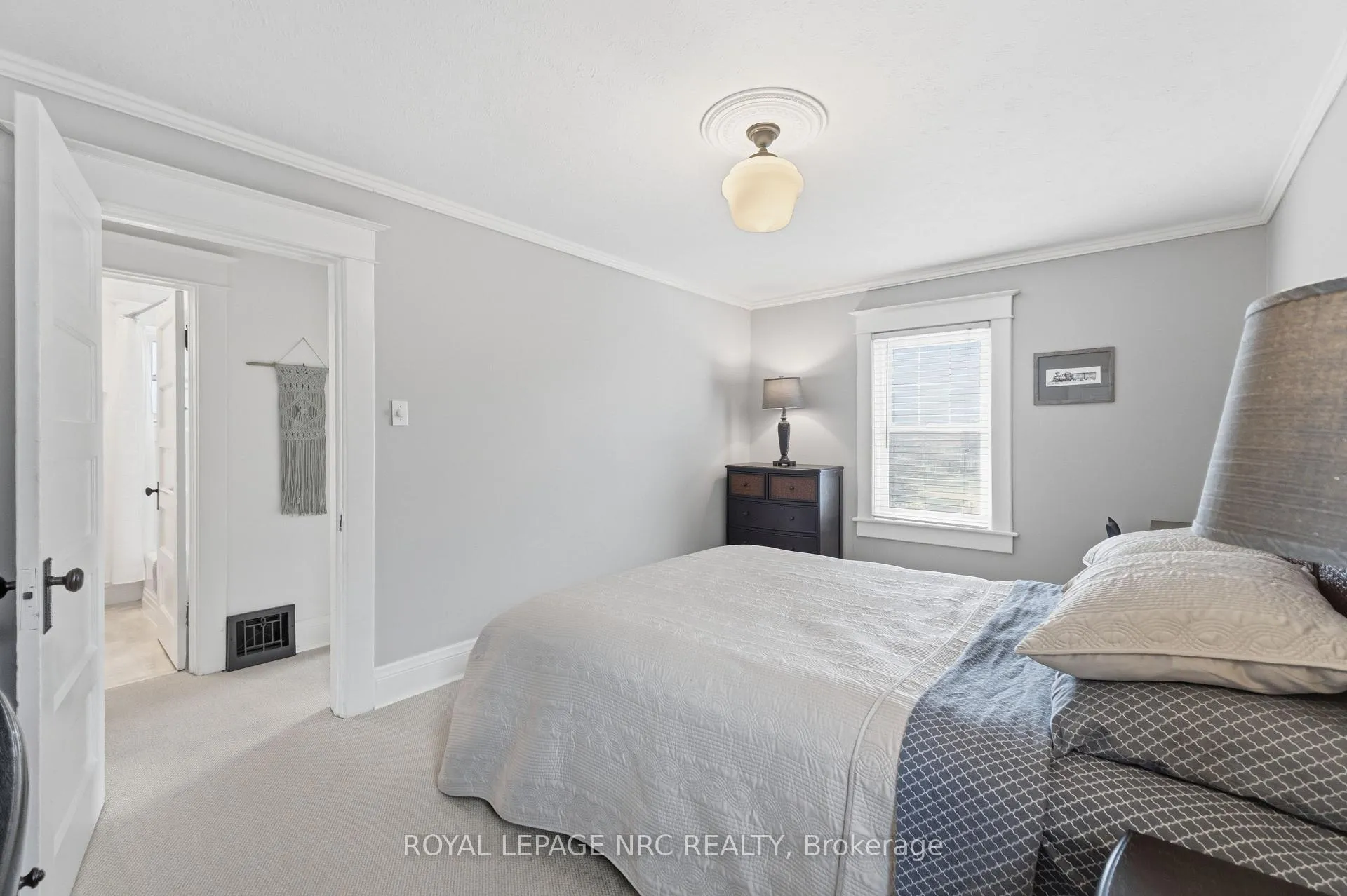 Photo 23 of 7 Highland Gardens, Welland, Prince Charles — HOMEH