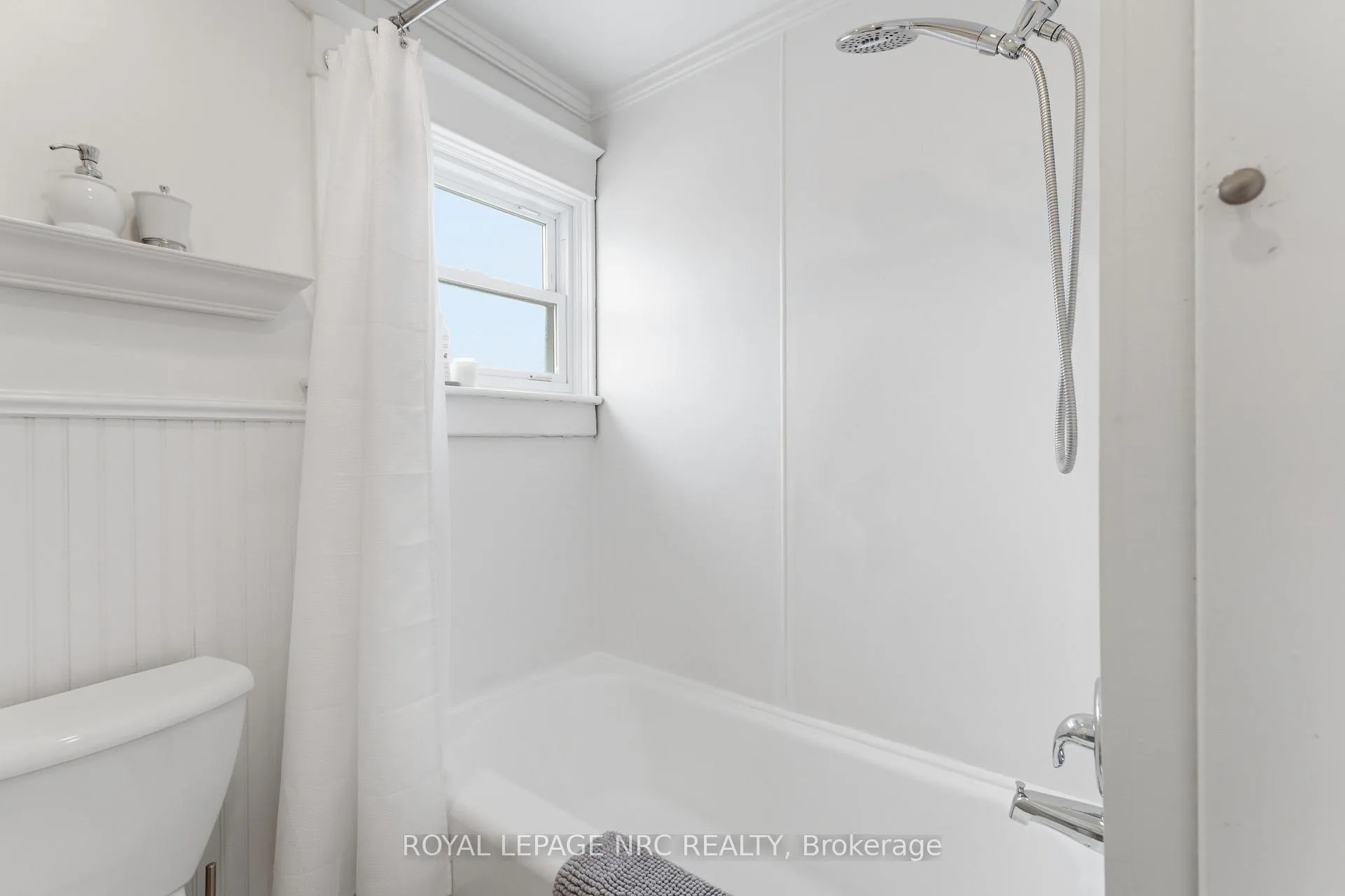 Photo 29 of 7 Highland Gardens, Welland, Prince Charles — HOMEH