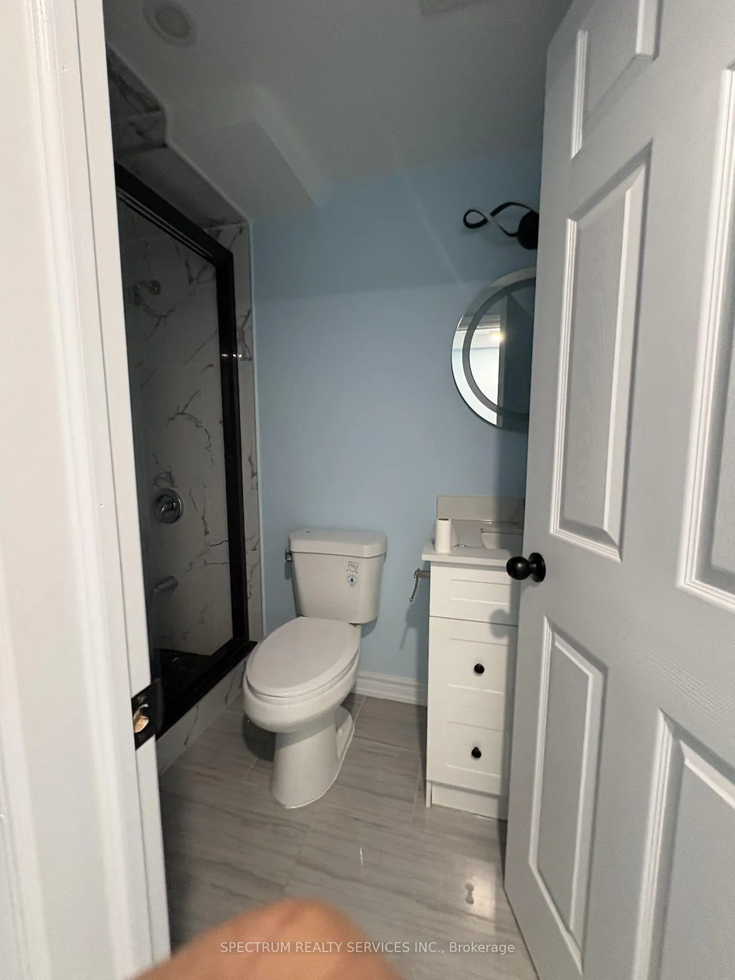 Photo 4 of 1816 Silverstone Crescent, Oshawa, Samac — HOMEH
