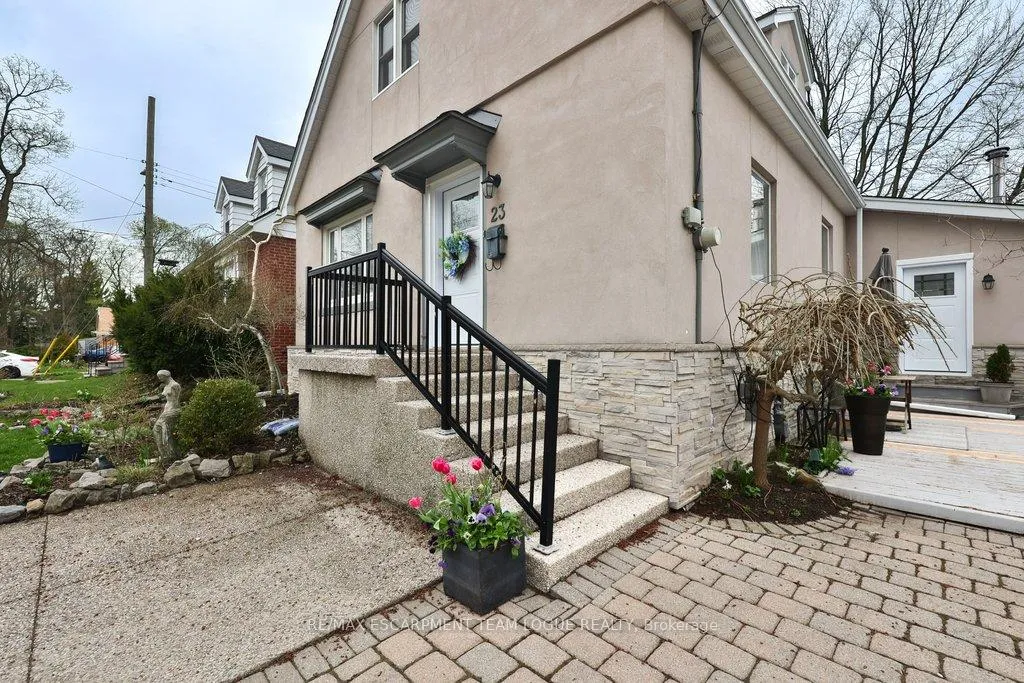 Photo 2 of 23 Searle Street, Hamilton, Centremount — HOMEH