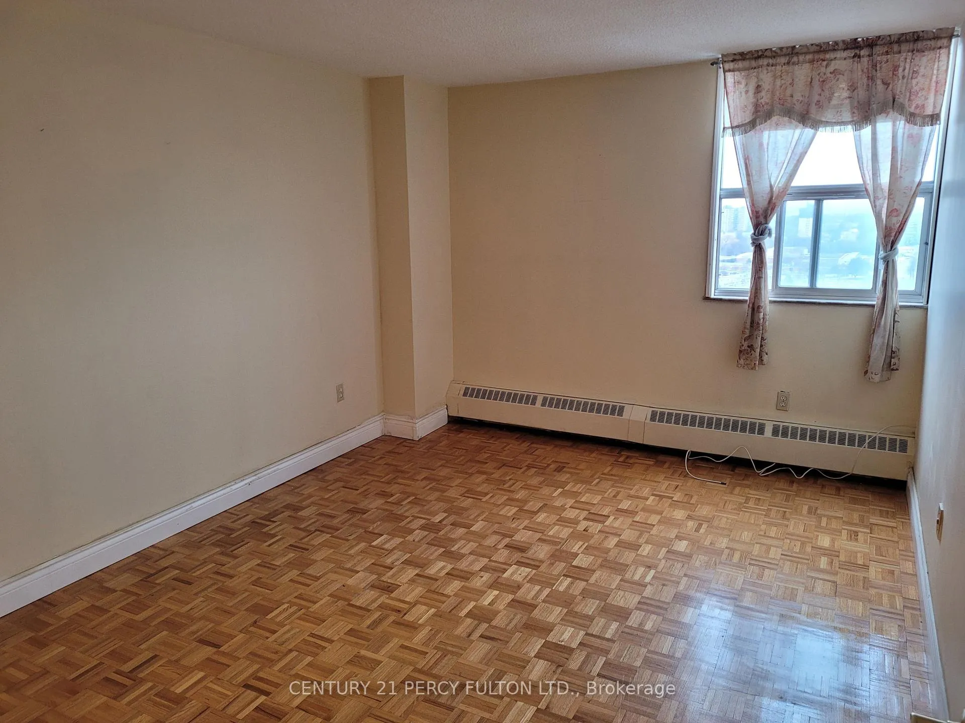 Photo 3 of Unit 1707, 2645 Kipling Avenue, Etobicoke, Mount Olive-Silverstone-Jamestown — HOMEH