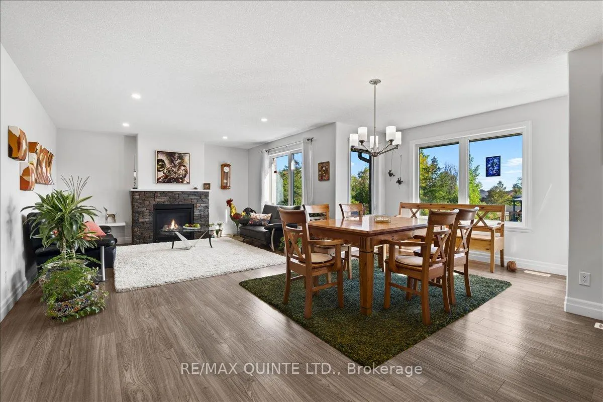 Photo 9 of 6 Granby Court, Belleville, Belleville Ward — HOMEH
