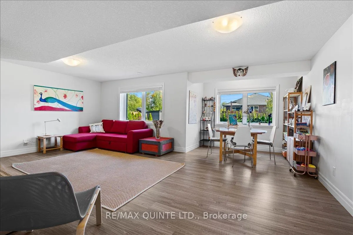 Photo 24 of 6 Granby Court, Belleville, Belleville Ward — HOMEH