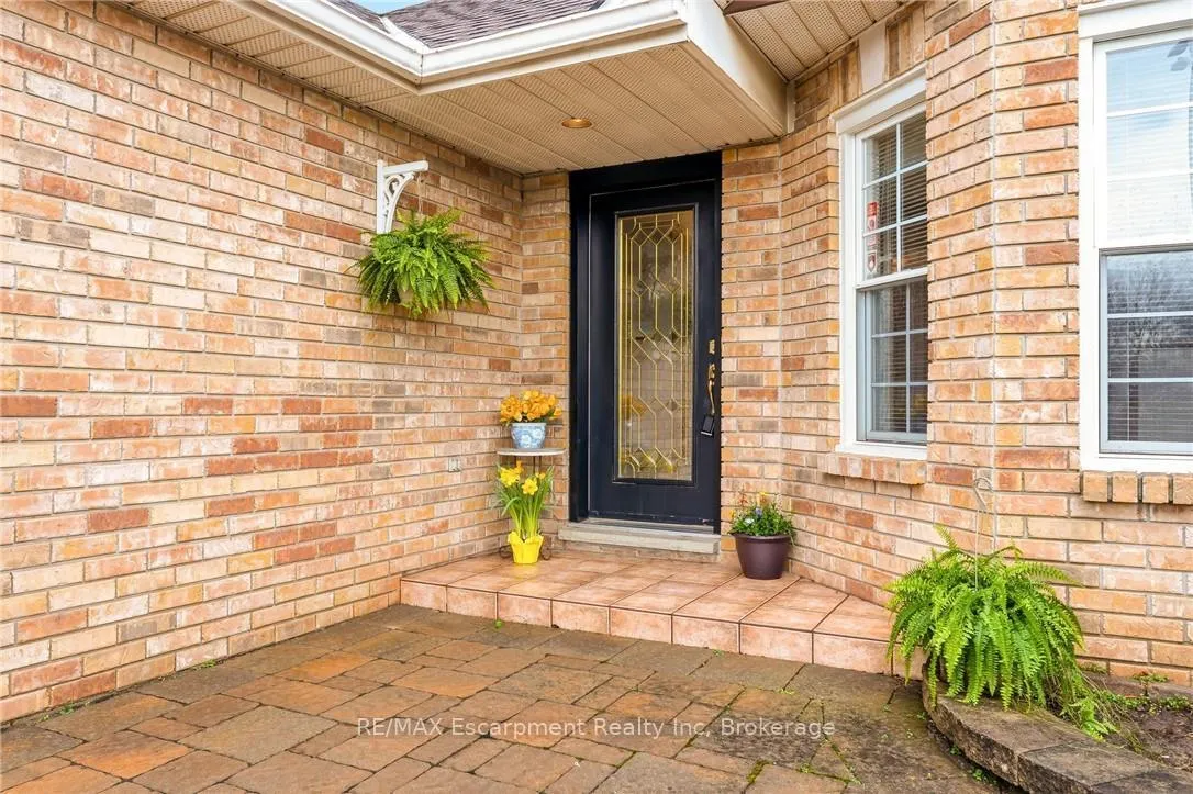 Photo 4 of 1156 Augustus Drive, Burlington, Brant — HOMEH