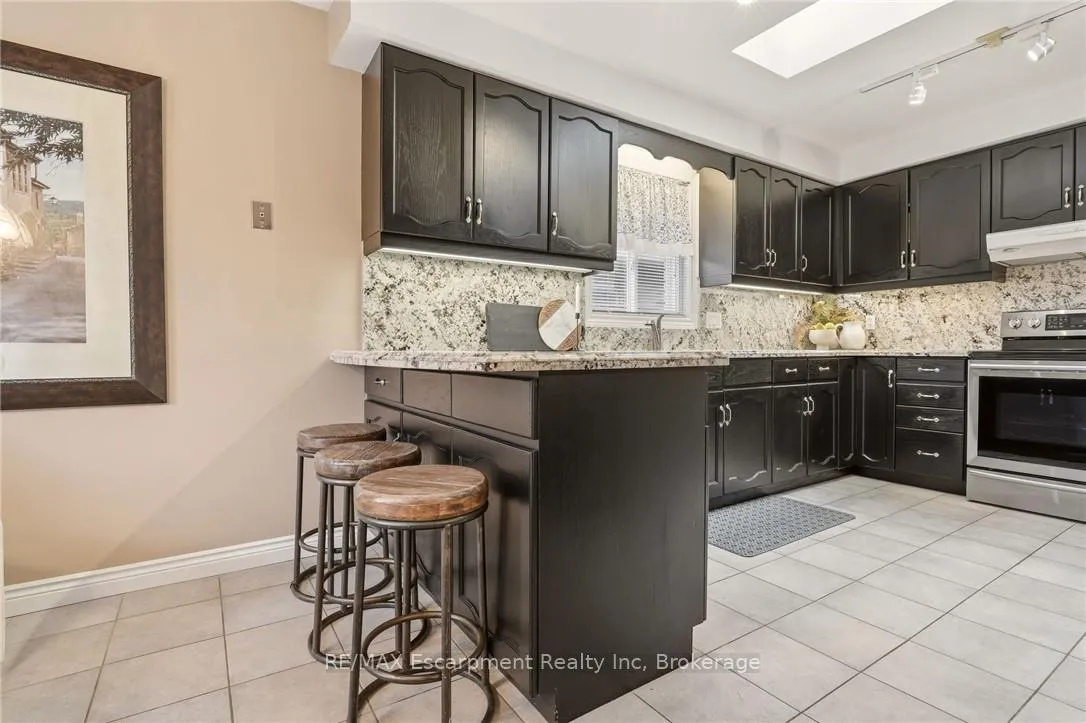Photo 13 of 1156 Augustus Drive, Burlington, Brant — HOMEH