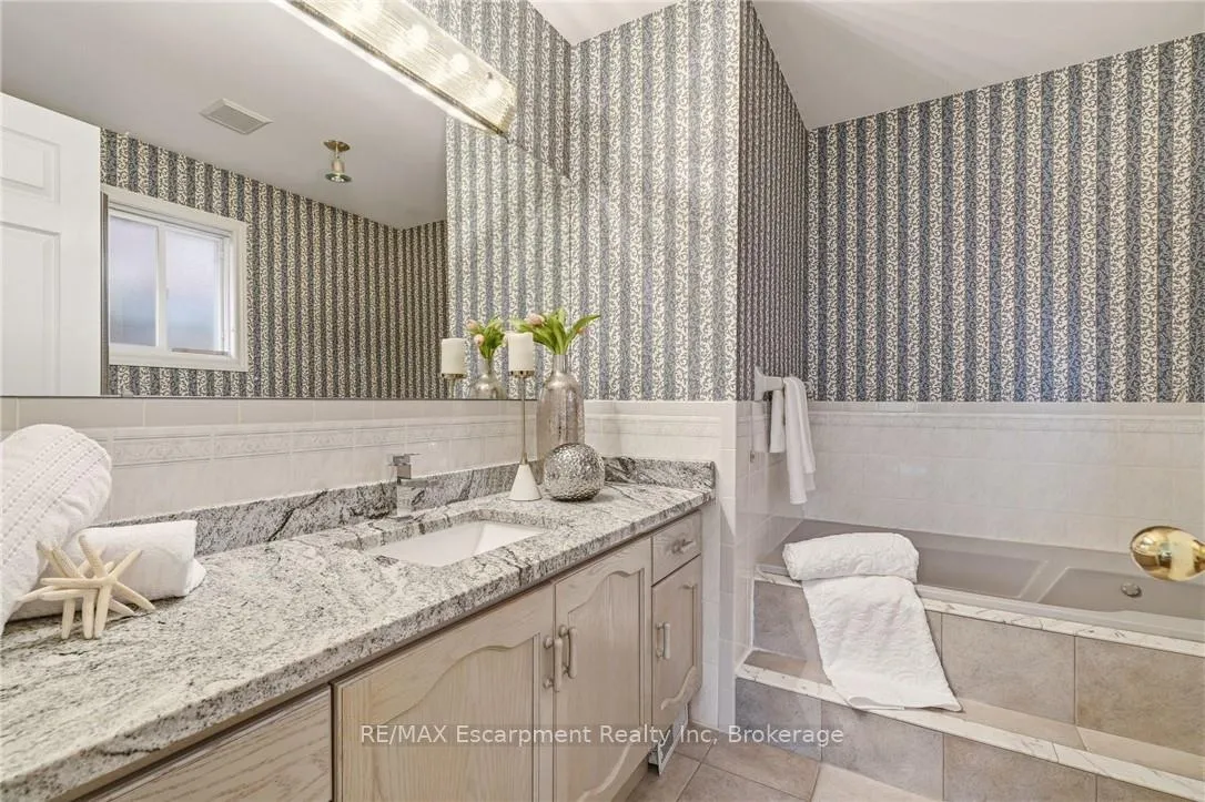 Photo 24 of 1156 Augustus Drive, Burlington, Brant — HOMEH