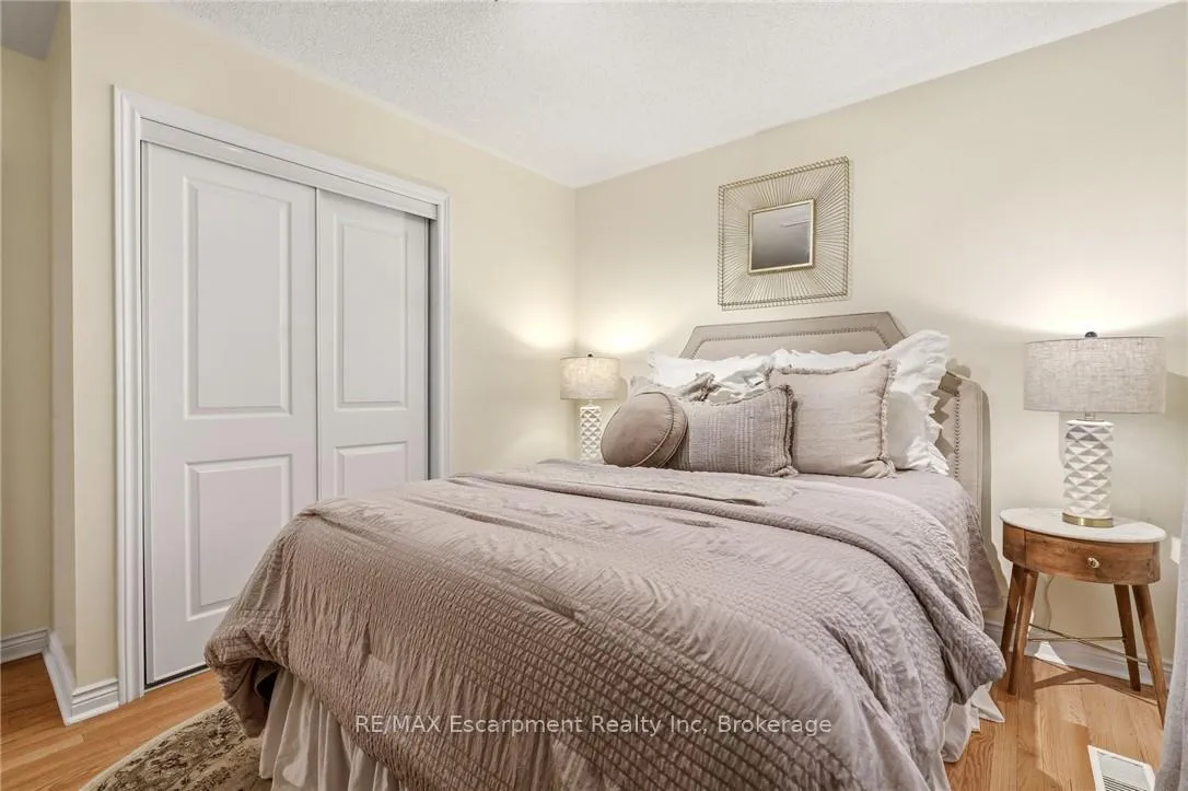Photo 28 of 1156 Augustus Drive, Burlington, Brant — HOMEH