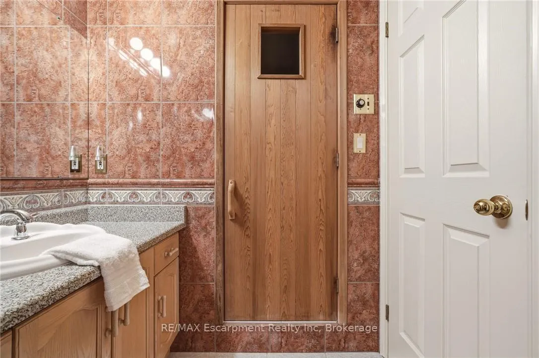 Photo 41 of 1156 Augustus Drive, Burlington, Brant — HOMEH