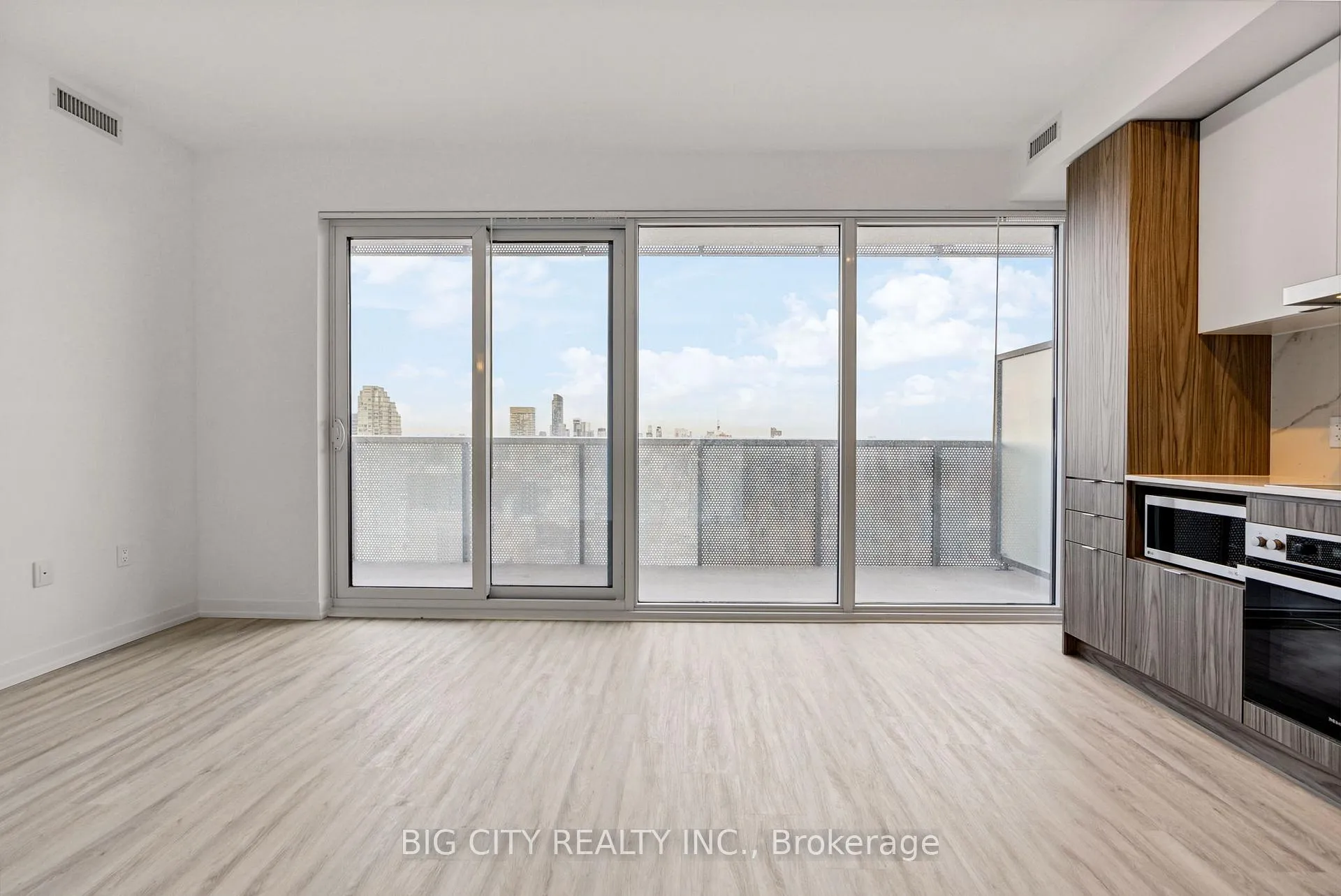 Photo 7 of Unit 6001, 55 Cooper Street, Toronto, Waterfront Communities — HOMEH