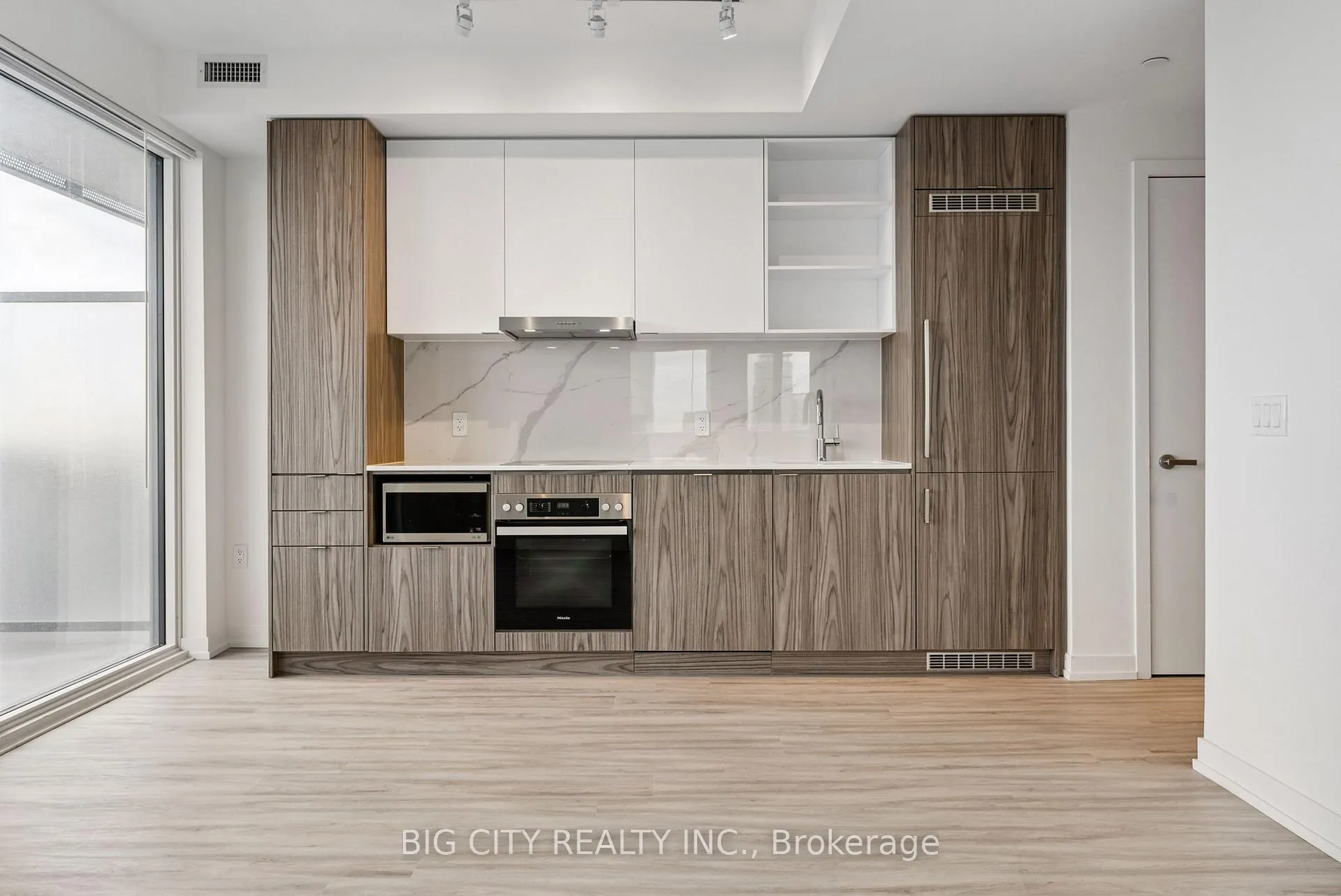 Photo 9 of Unit 6001, 55 Cooper Street, Toronto, Waterfront Communities — HOMEH