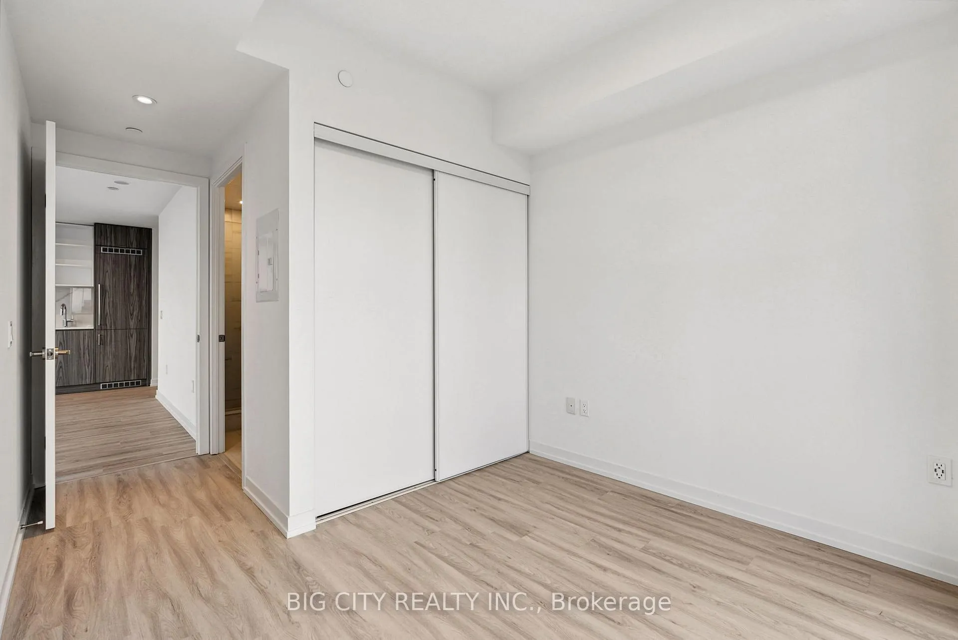Photo 11 of Unit 6001, 55 Cooper Street, Toronto, Waterfront Communities — HOMEH