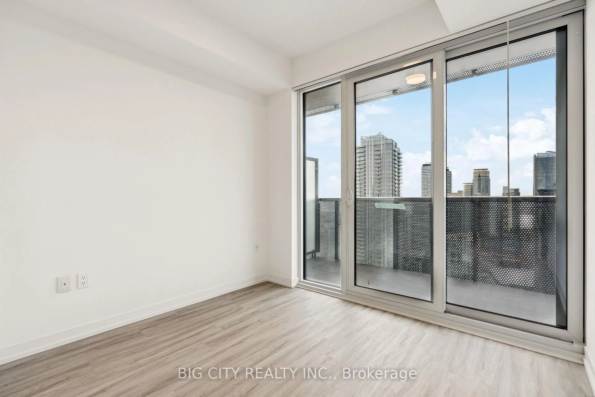 Photo 15 of Unit 6001, 55 Cooper Street, Toronto, Waterfront Communities — HOMEH