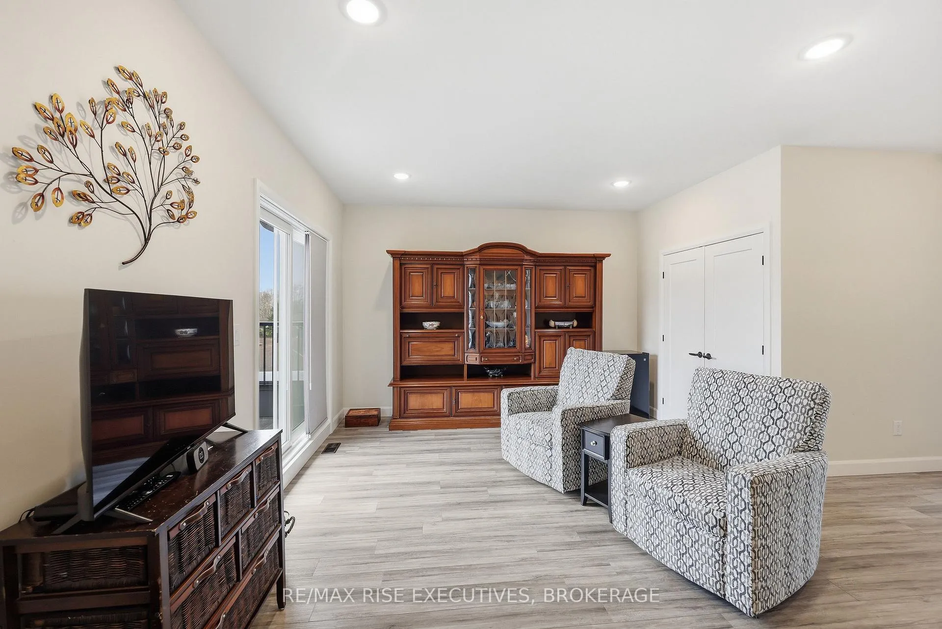 Photo 17 of Unit 301, 809 Development Drive, Kingston, South of Taylor-Kidd Blvd — HOMEH
