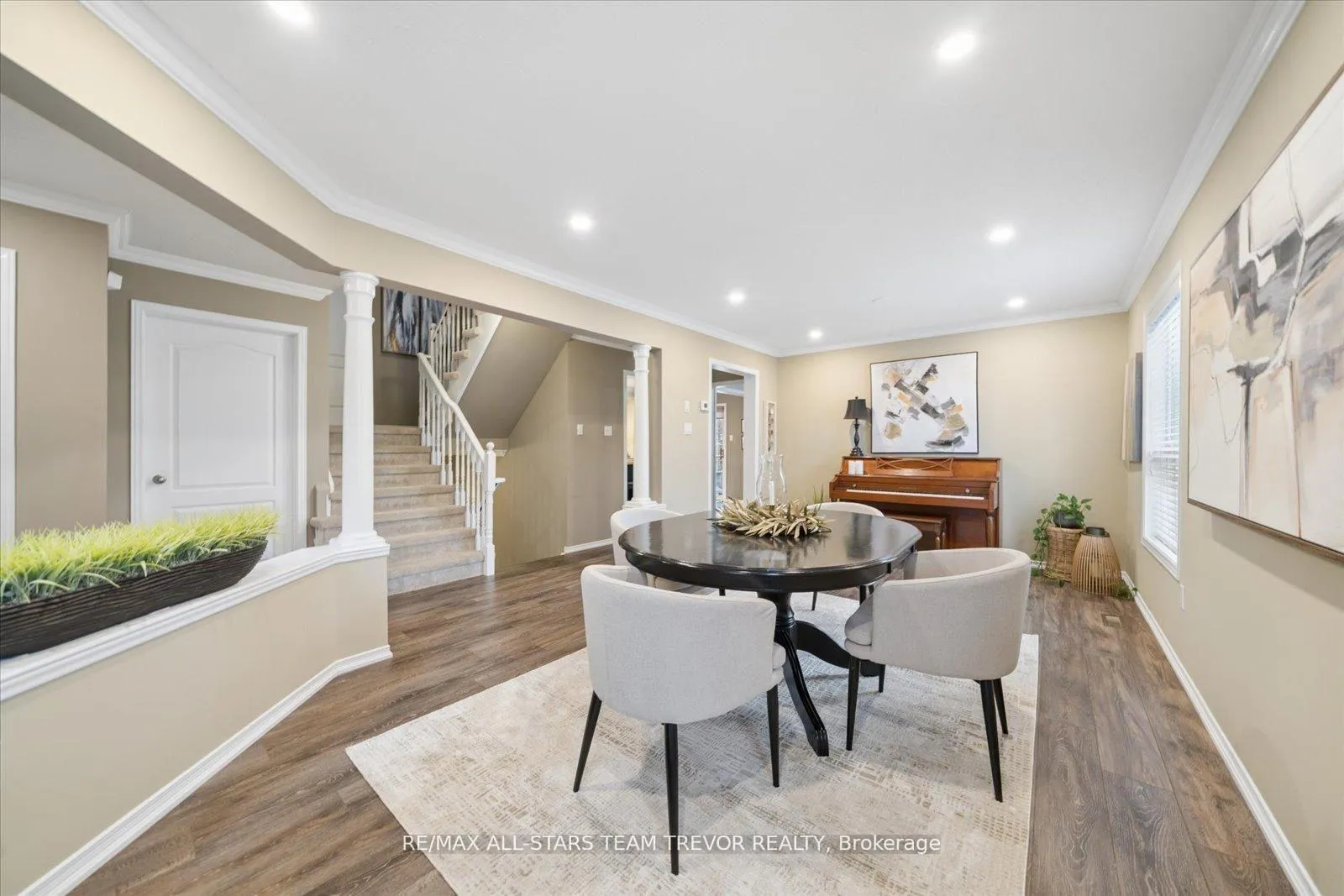 Photo 3 of 6 Joliette Place, Georgina, Keswick North — HOMEH