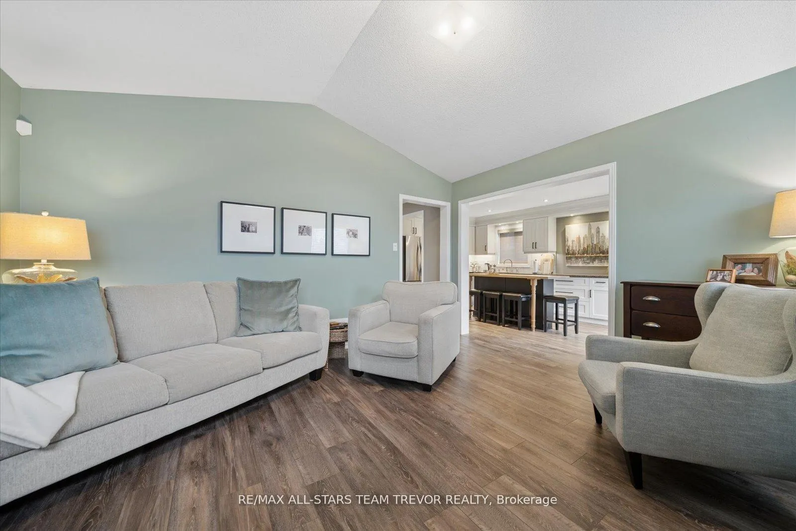 Photo 8 of 6 Joliette Place, Georgina, Keswick North — HOMEH