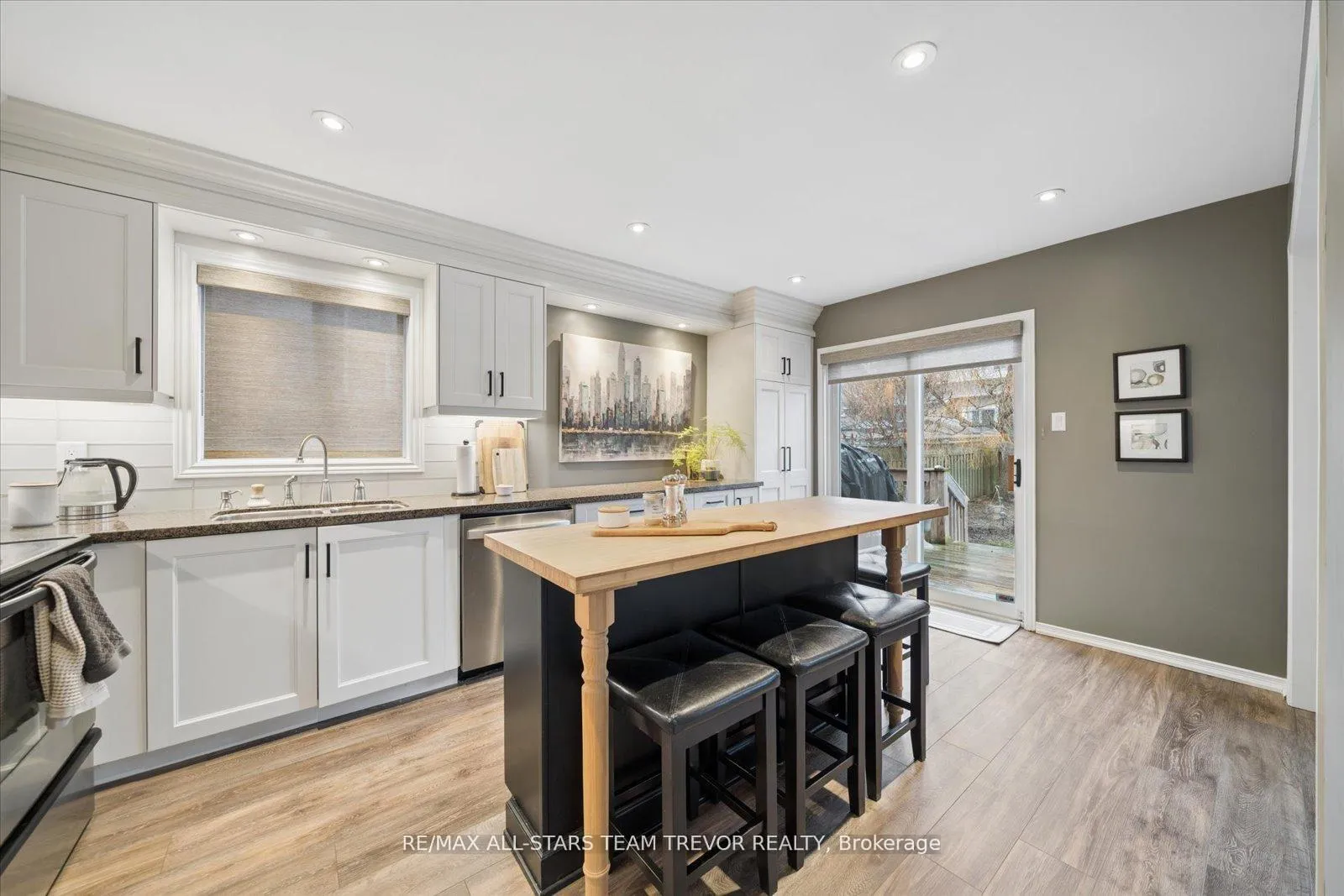 Photo 10 of 6 Joliette Place, Georgina, Keswick North — HOMEH