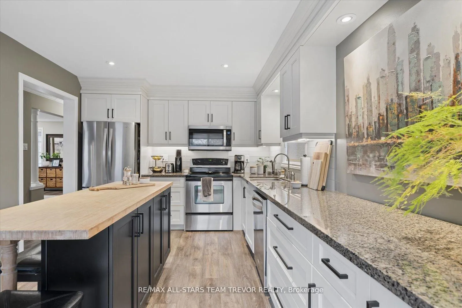 Photo 13 of 6 Joliette Place, Georgina, Keswick North — HOMEH