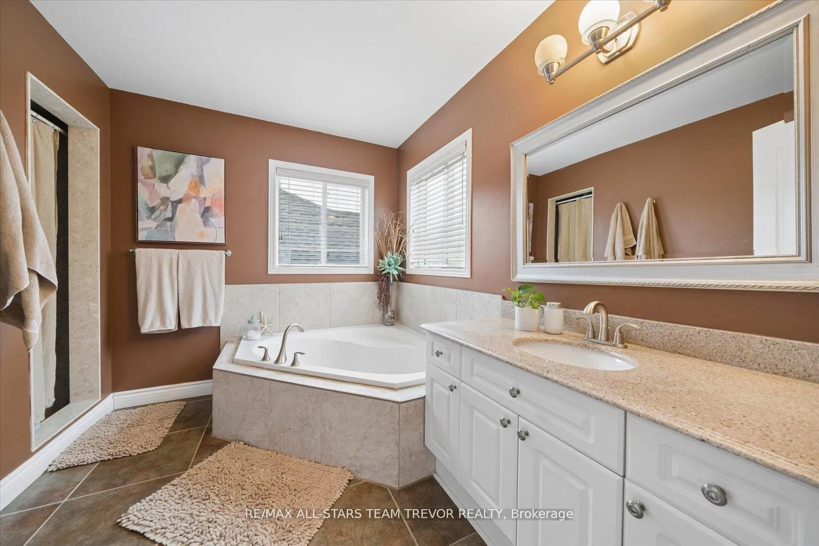 Photo 22 of 6 Joliette Place, Georgina, Keswick North — HOMEH