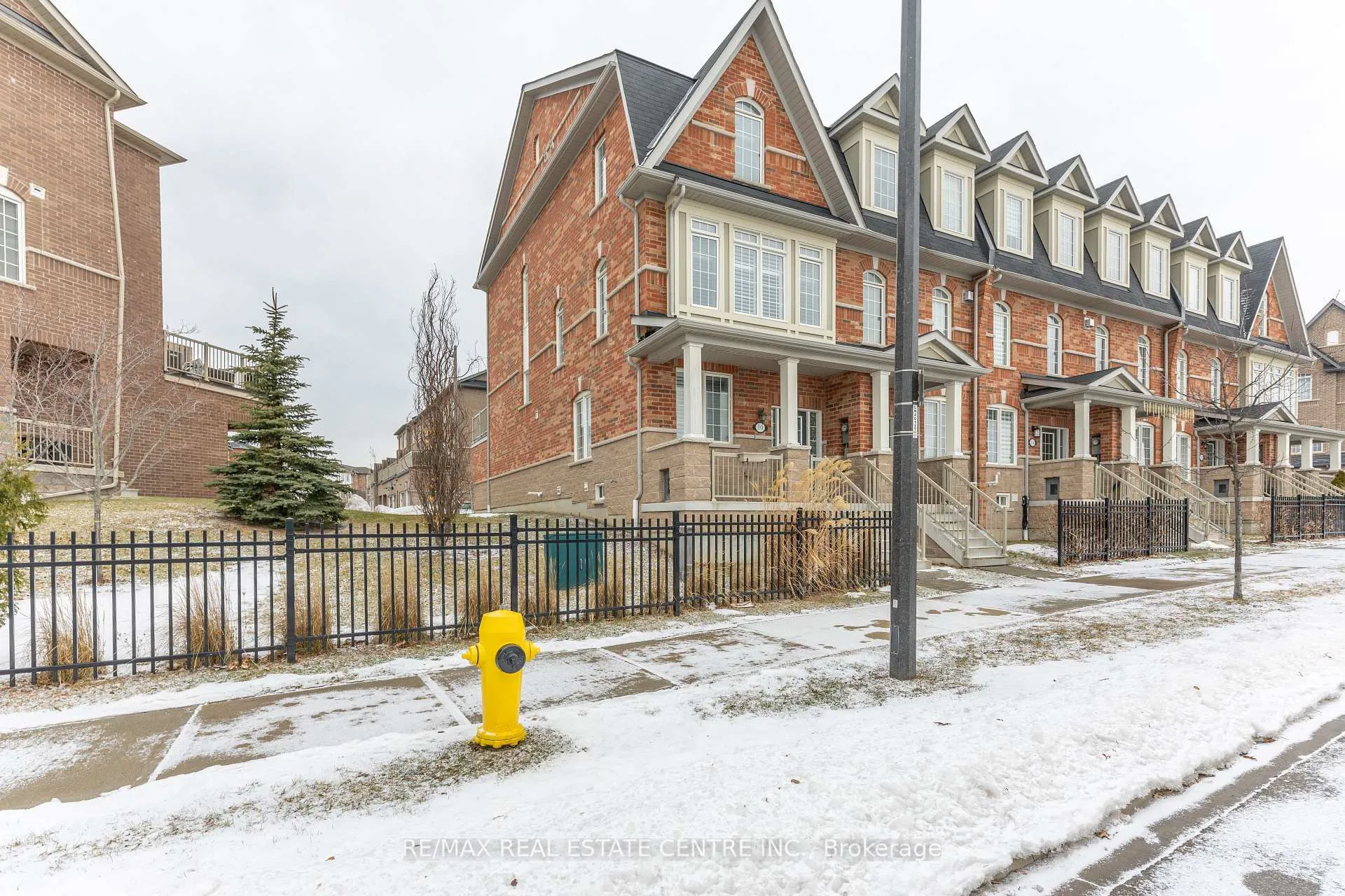 Photo 2 of 10 Harper Hill Drive, Ajax, Northeast Ajax — HOMEH