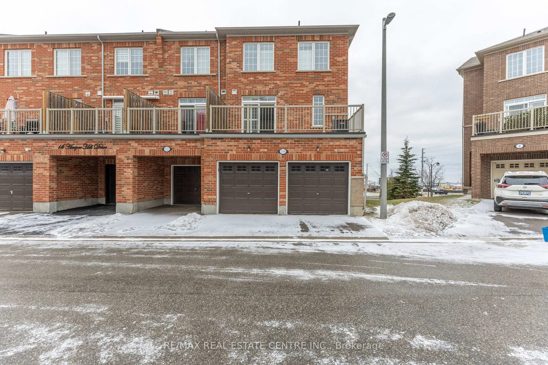 Photo 4 of 10 Harper Hill Drive, Ajax, Northeast Ajax — HOMEH