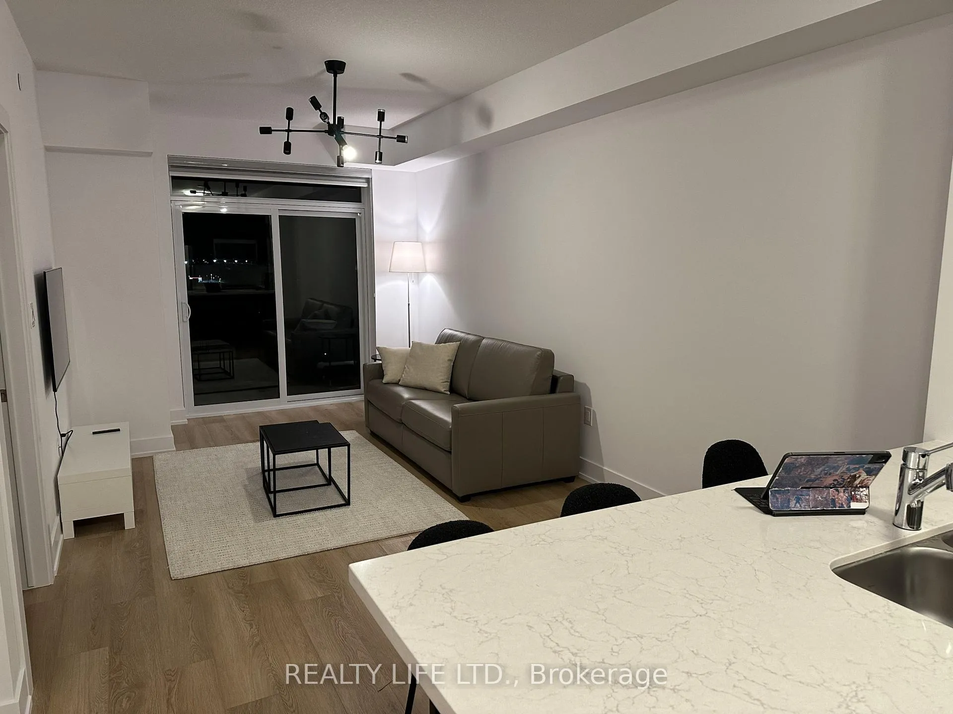 Photo 8 of Unit 1106, 470 Dundas Street E, Hamilton, Waterdown — HOMEH