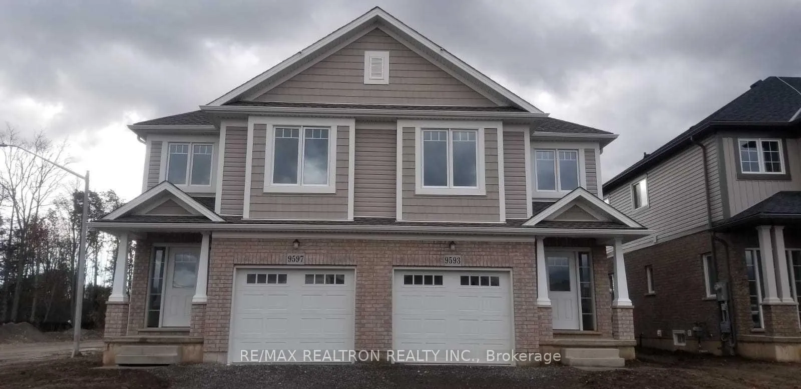 Front of 9597 Tallgrass Avenue