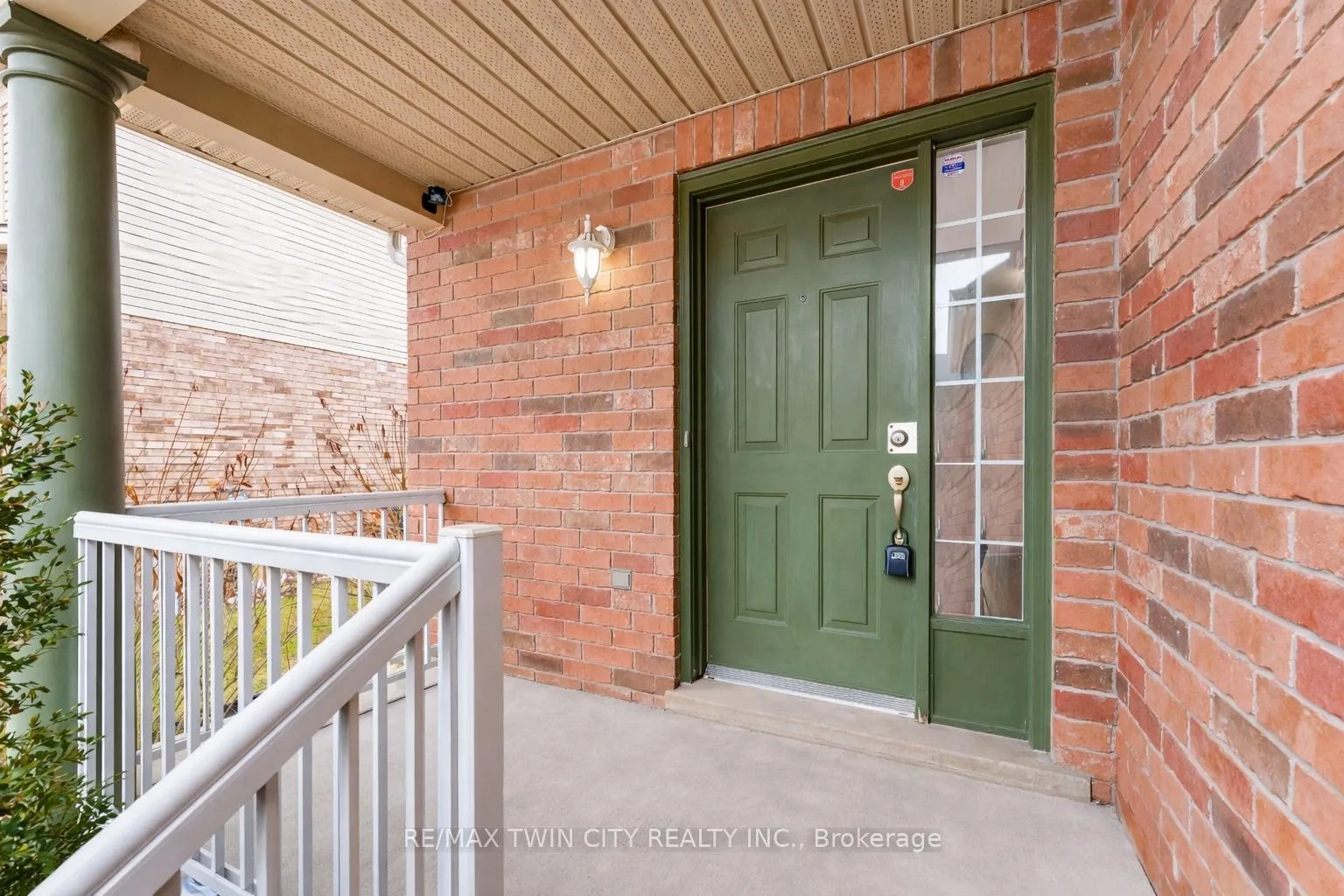 Photo 3 of 142 Dubrick Crescent, Kitchener — HOMEH
