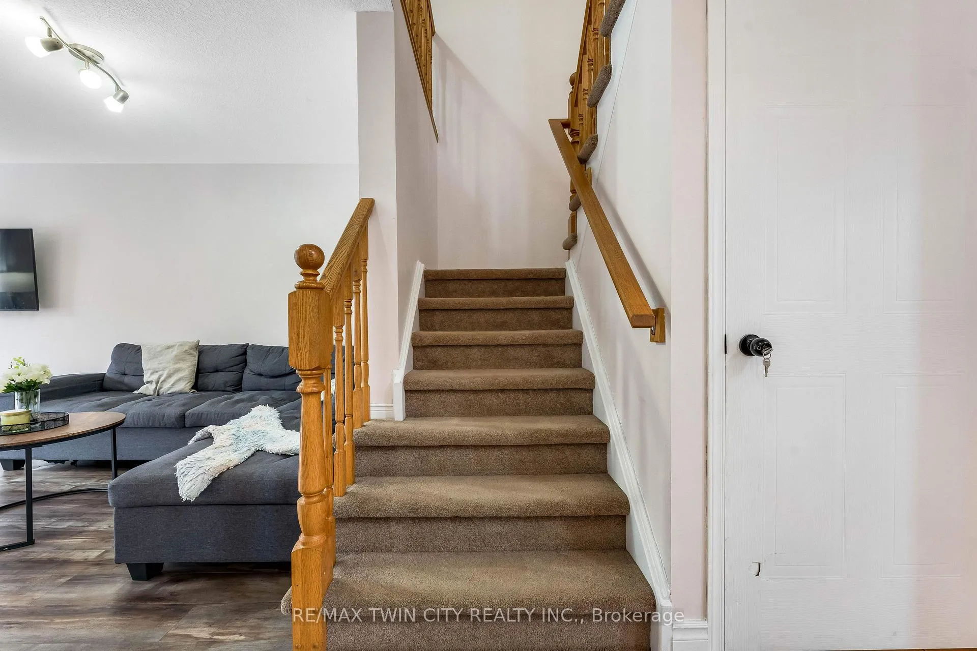 Photo 17 of 142 Dubrick Crescent, Kitchener — HOMEH