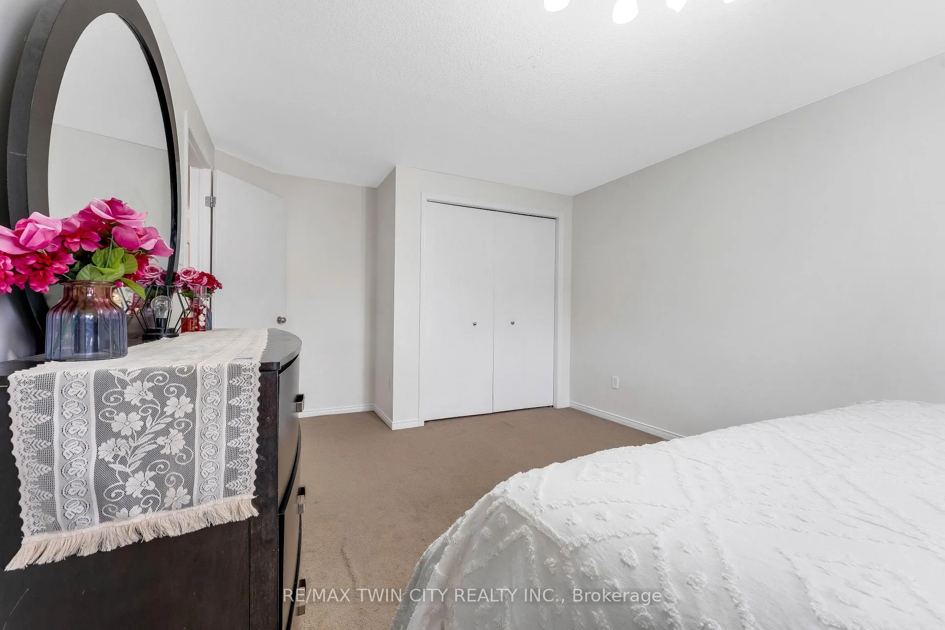 Photo 22 of 142 Dubrick Crescent, Kitchener — HOMEH