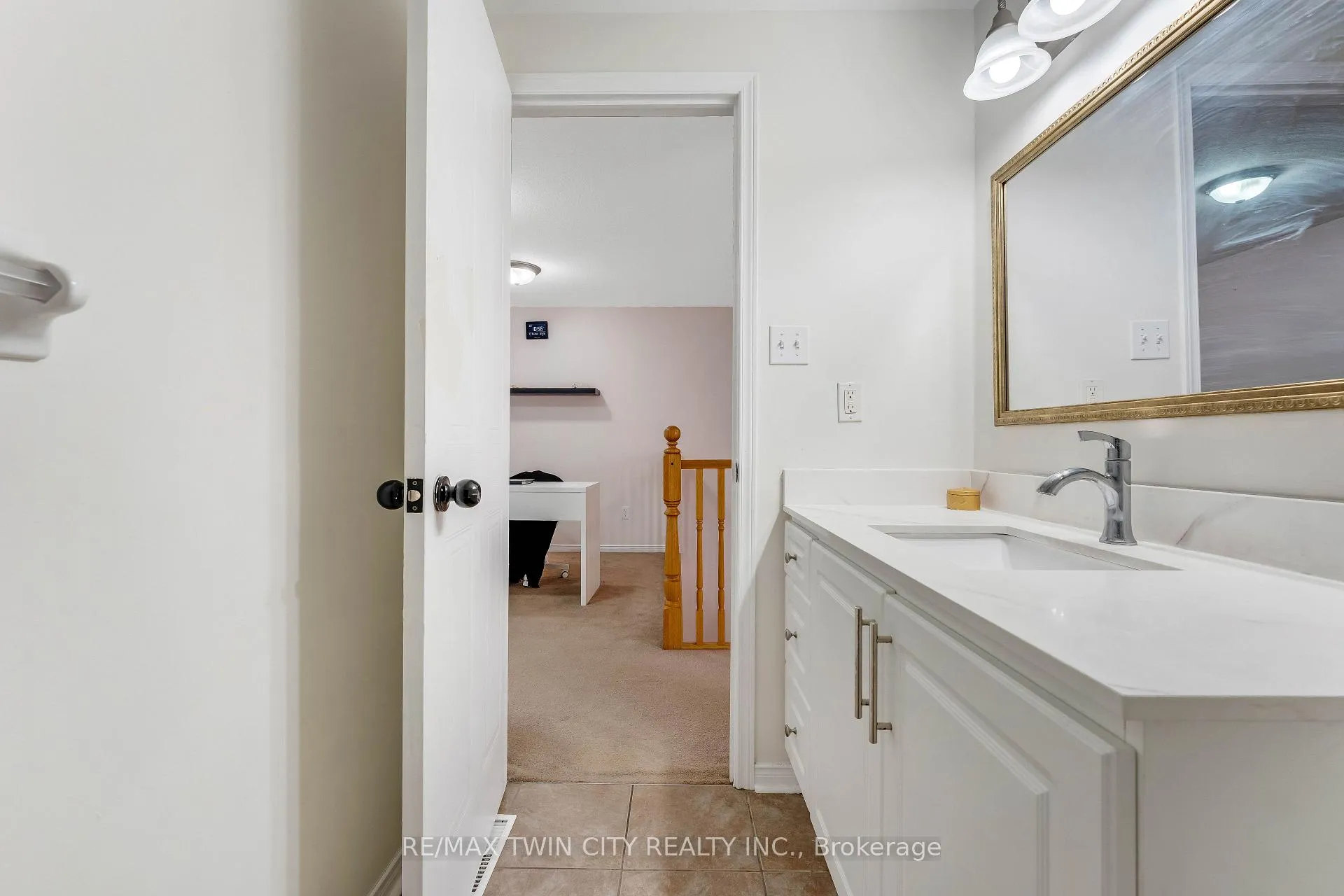 Photo 25 of 142 Dubrick Crescent, Kitchener — HOMEH