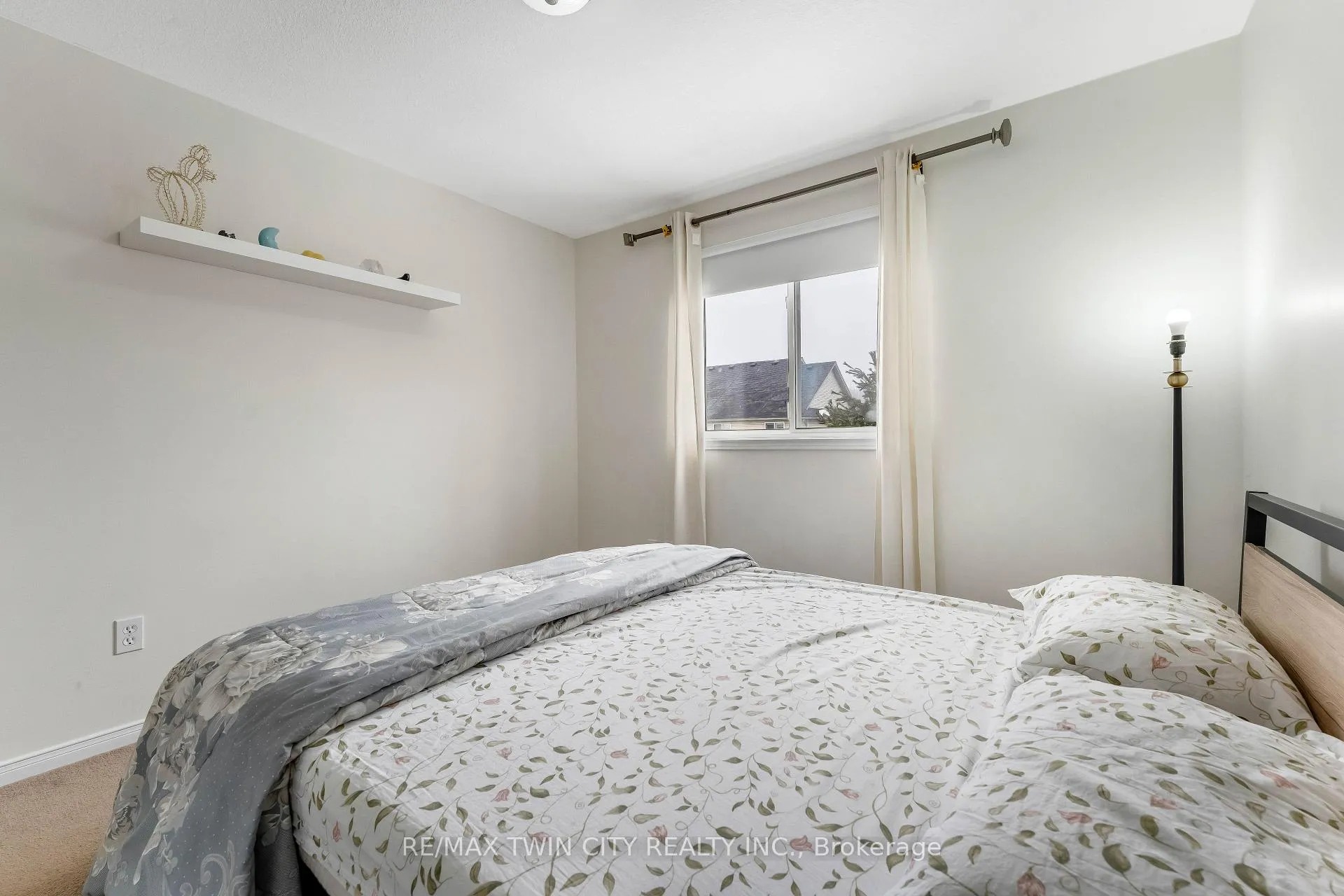 Photo 28 of 142 Dubrick Crescent, Kitchener — HOMEH