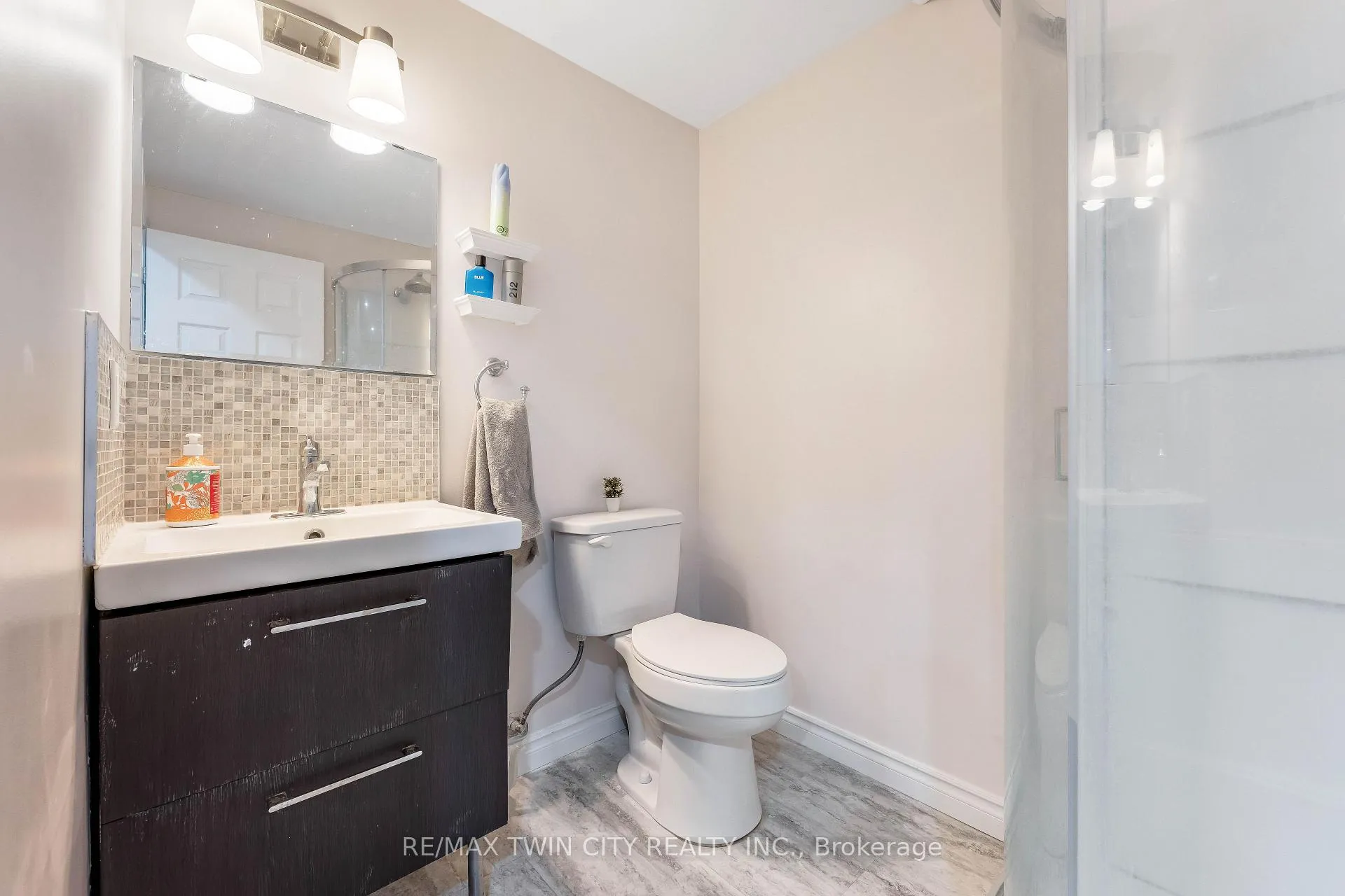 Photo 36 of 142 Dubrick Crescent, Kitchener — HOMEH