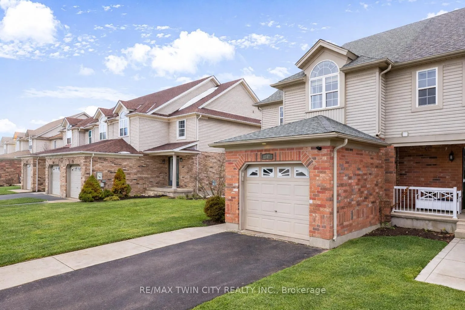 Photo 37 of 142 Dubrick Crescent, Kitchener — HOMEH