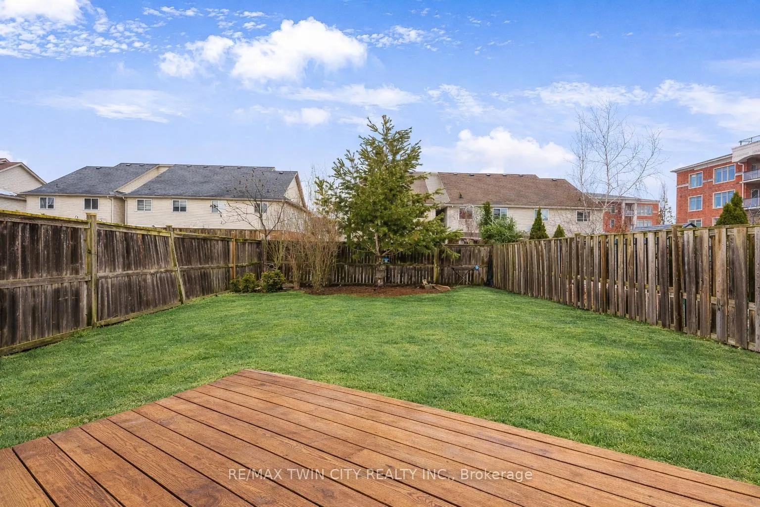 Photo 40 of 142 Dubrick Crescent, Kitchener — HOMEH