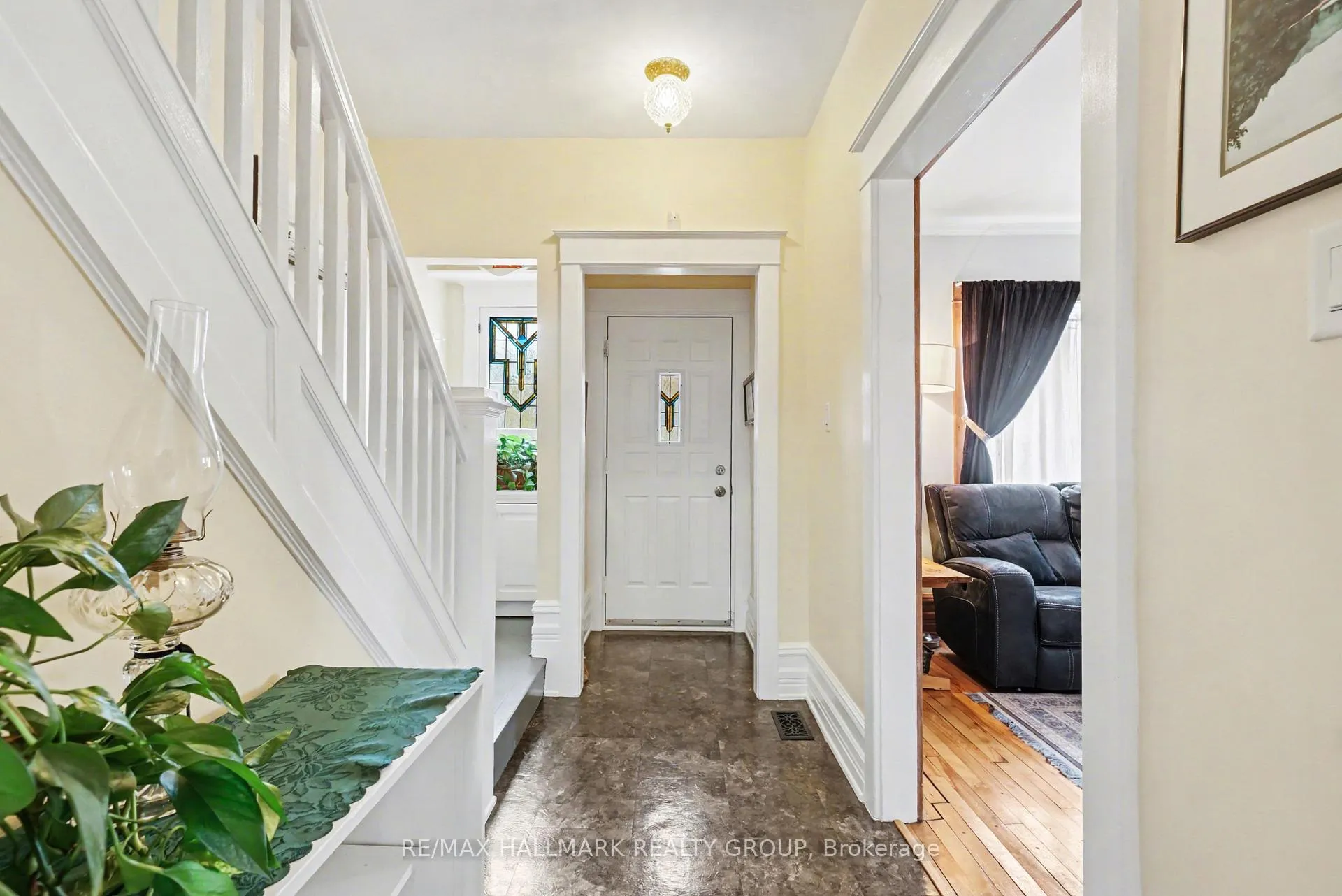 Photo 3 of 115 Hamilton Avenue N, Ottawa, Ottawa West — HOMEH