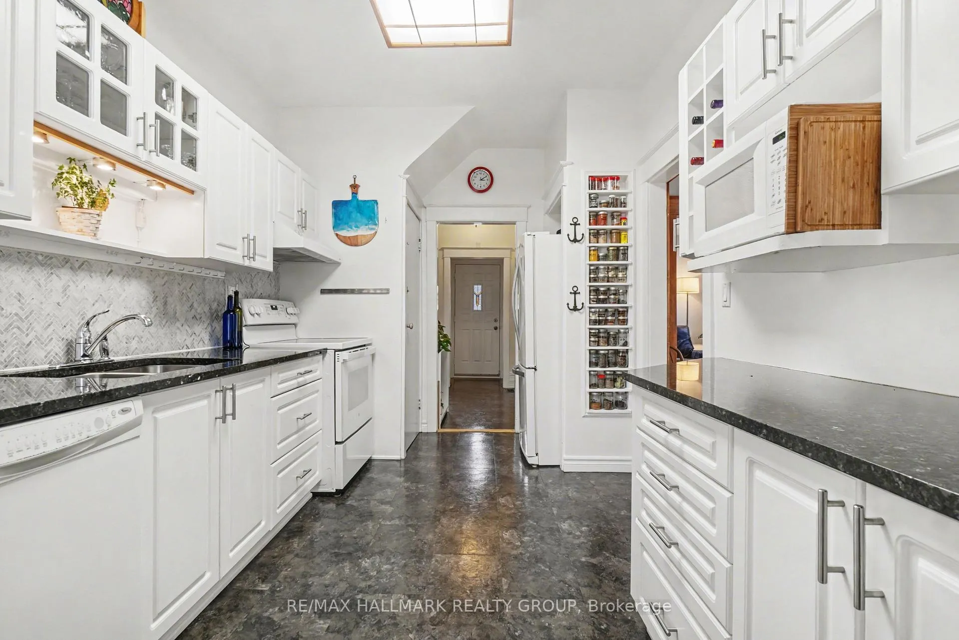 Photo 11 of 115 Hamilton Avenue N, Ottawa, Ottawa West — HOMEH