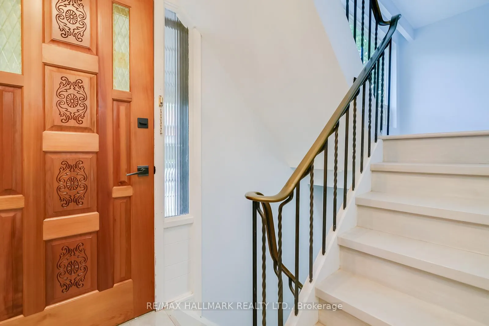 Photo 2 of 38 Osborne Avenue, Toronto, East End-Danforth — HOMEH
