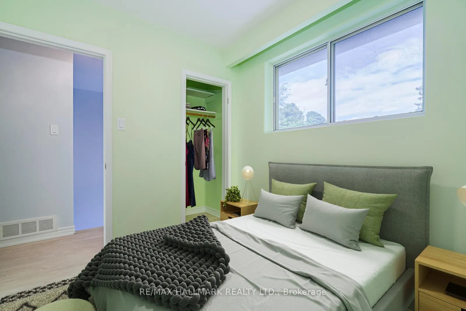 Photo 11 of 38 Osborne Avenue, Toronto, East End-Danforth — HOMEH