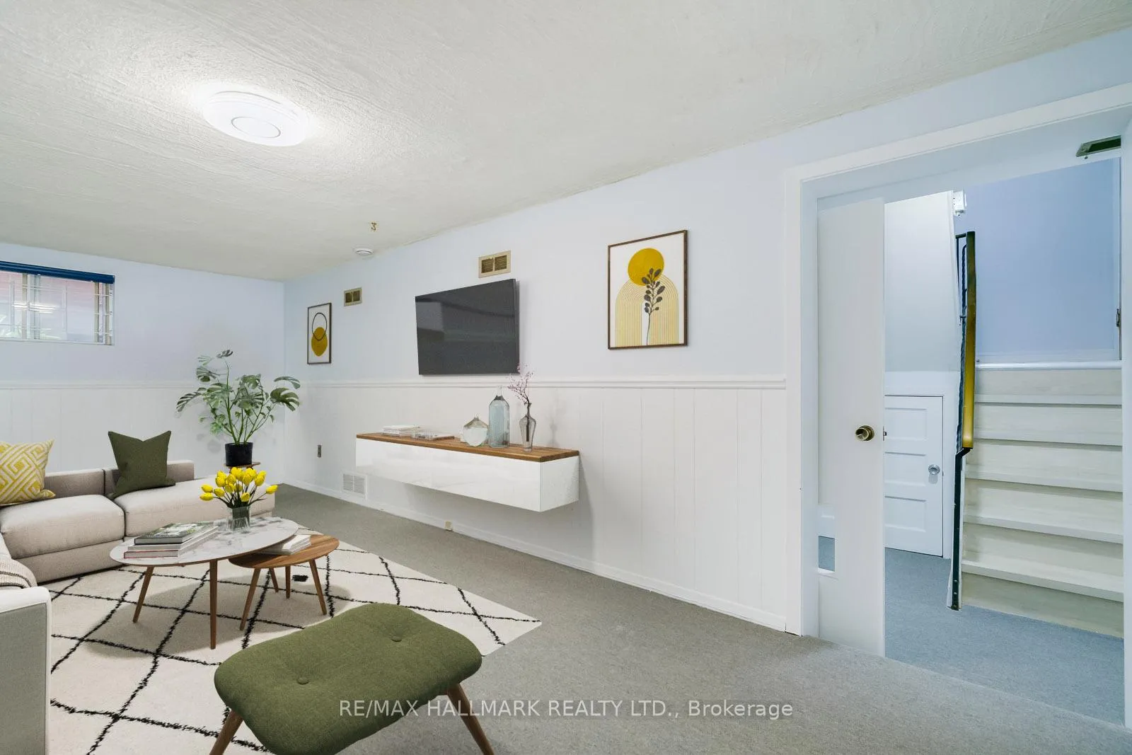 Photo 15 of 38 Osborne Avenue, Toronto, East End-Danforth — HOMEH