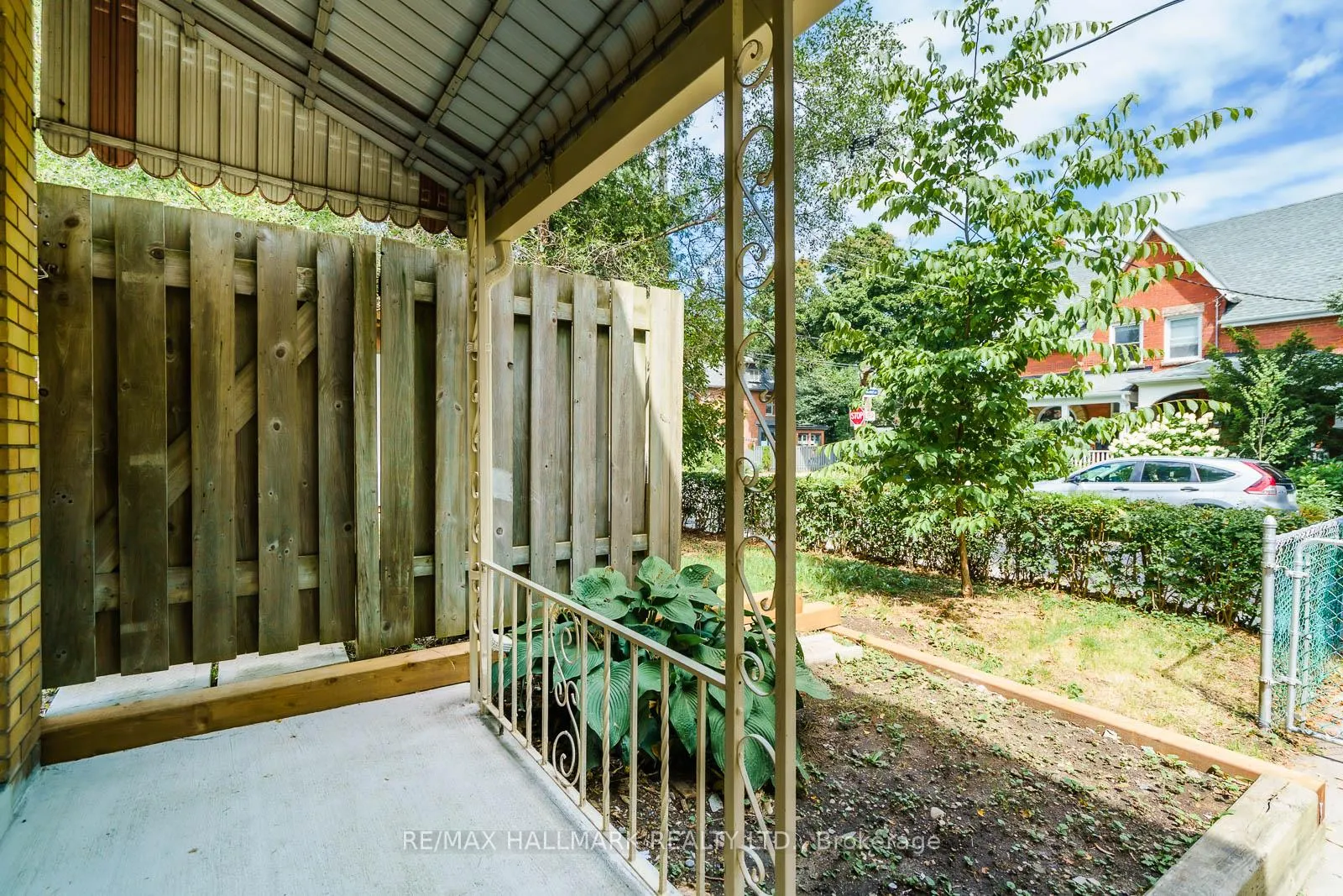 Photo 20 of 38 Osborne Avenue, Toronto, East End-Danforth — HOMEH