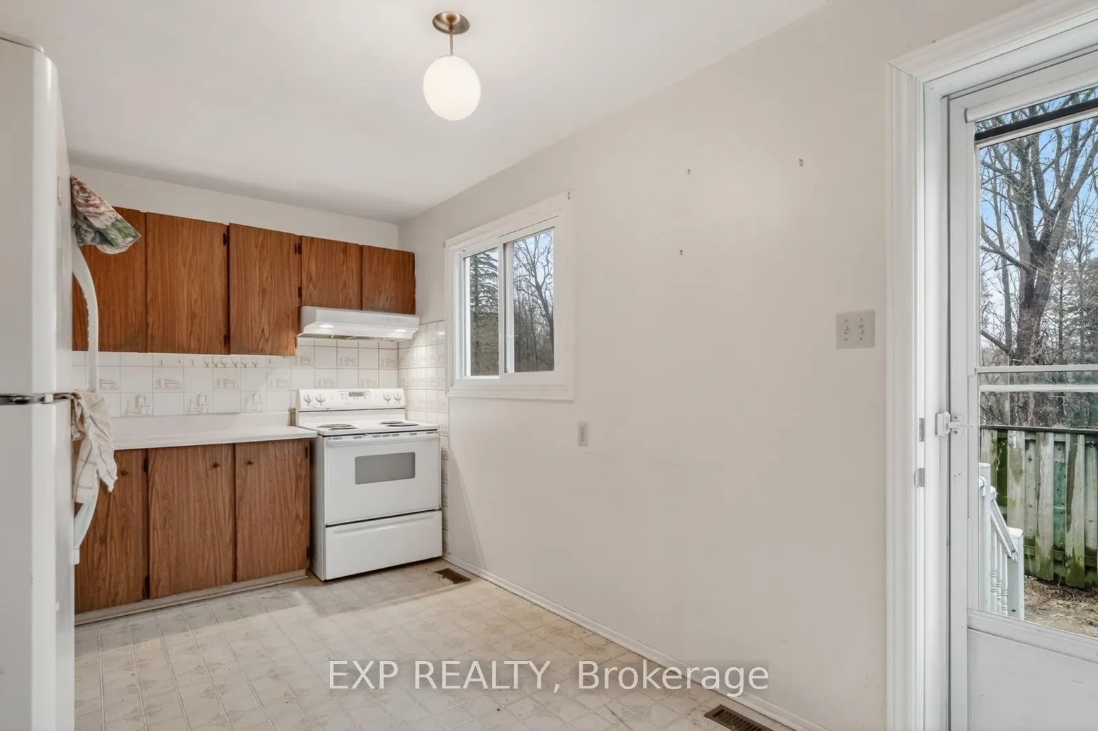 Photo 9 of 235 Teal Crescent, Ottawa, Chatelaine Village — HOMEH