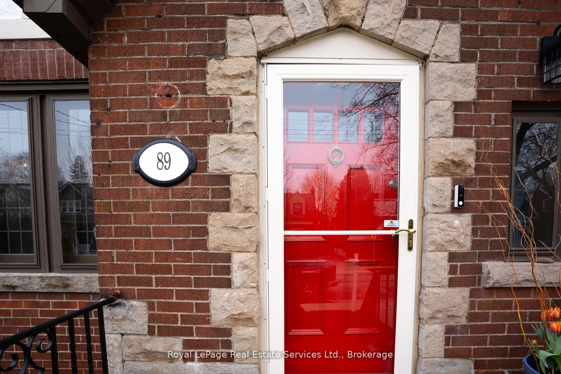 Photo 4 of 89 Edgemont Street S, Hamilton, Delta — HOMEH